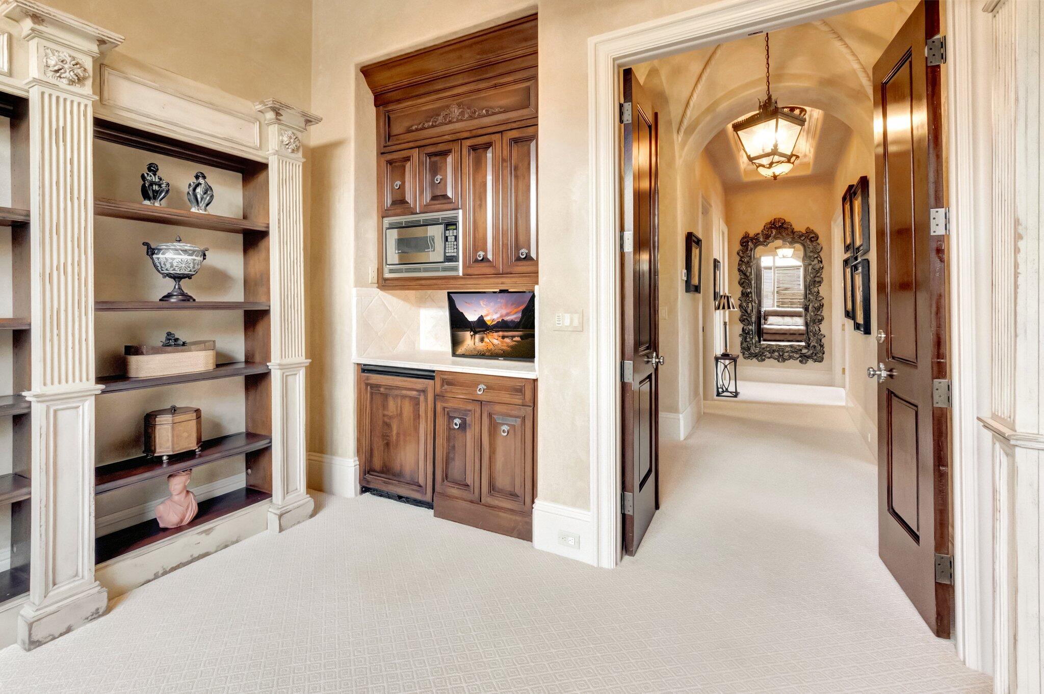 MIZNER LAKE ESTATES - Residential