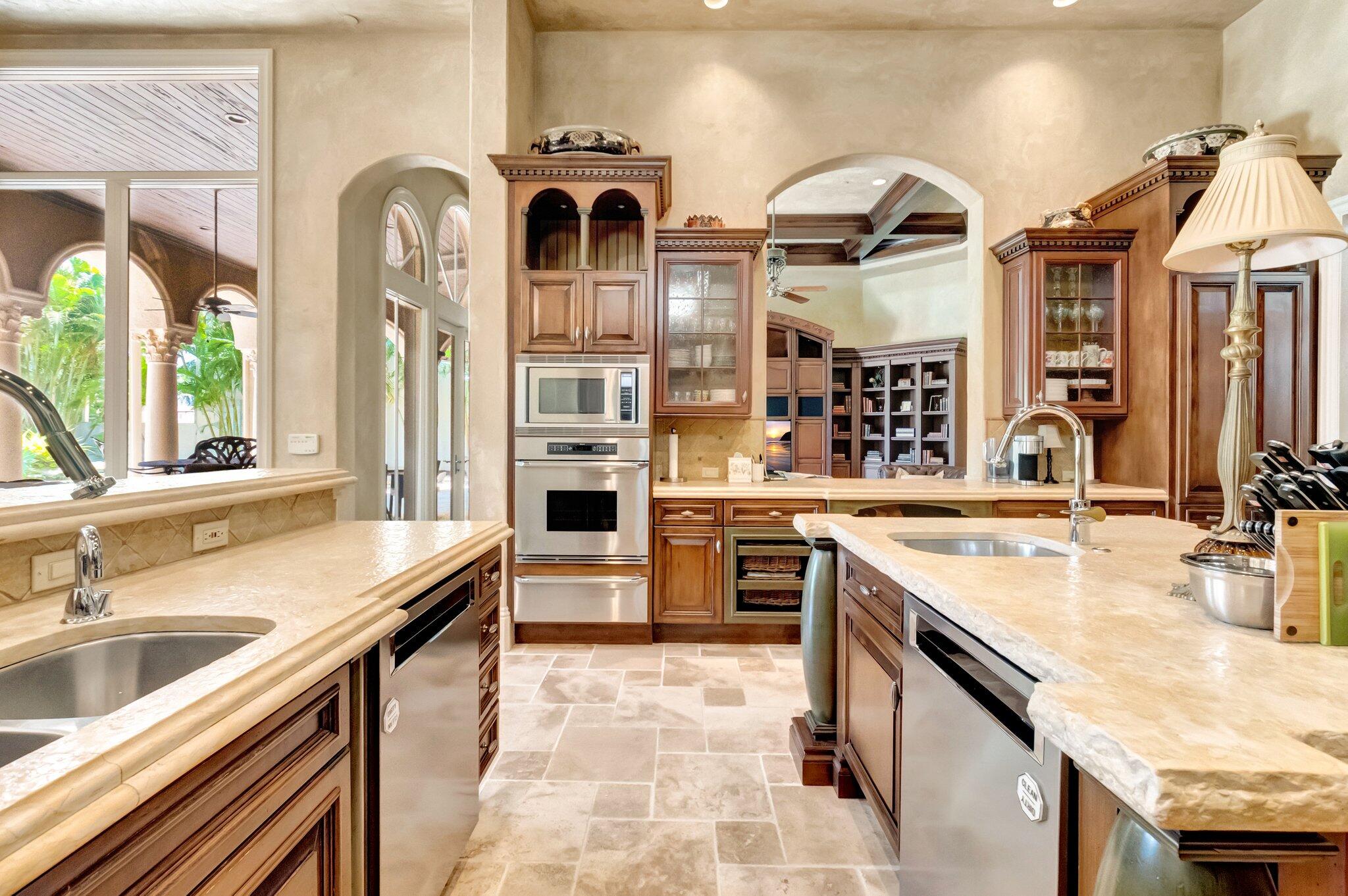MIZNER LAKE ESTATES - Residential