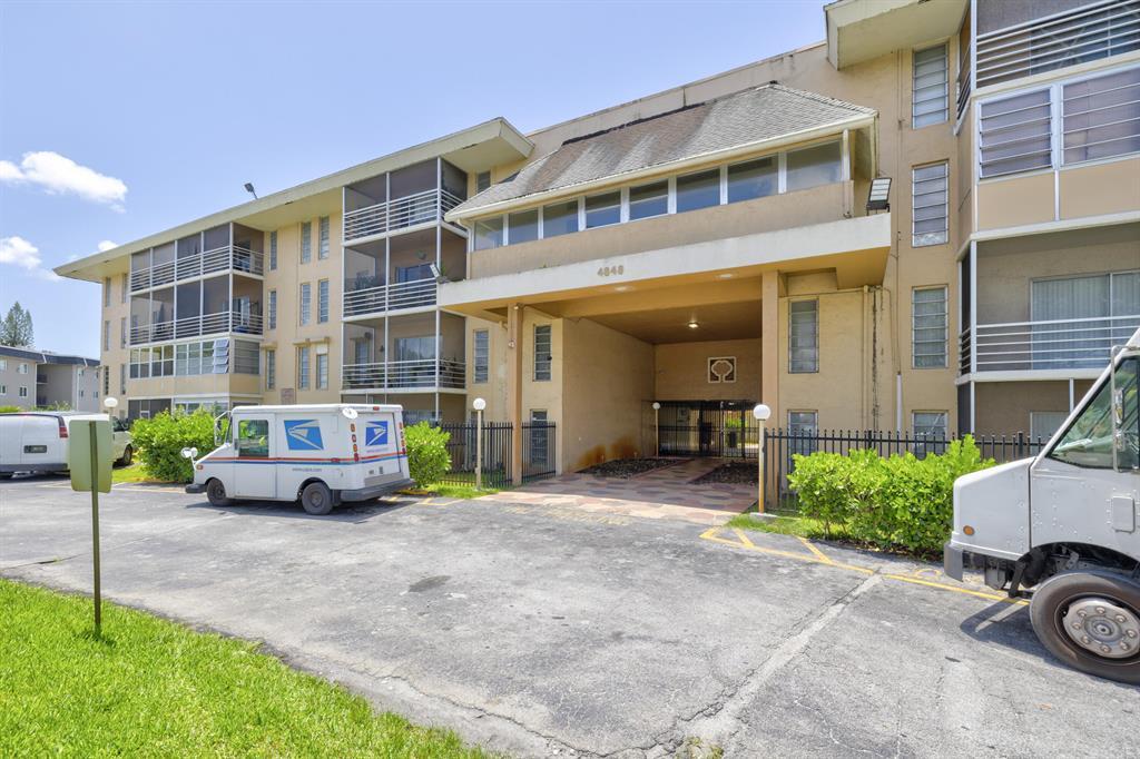 TOWN SQUARE CONDO - Residential