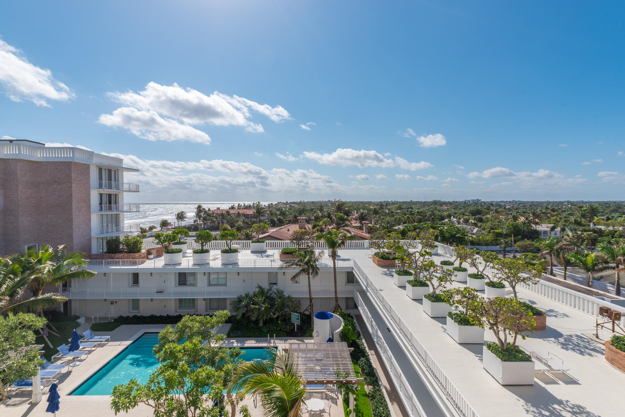 WINTHROP HOUSE COND DECL IN - Residential