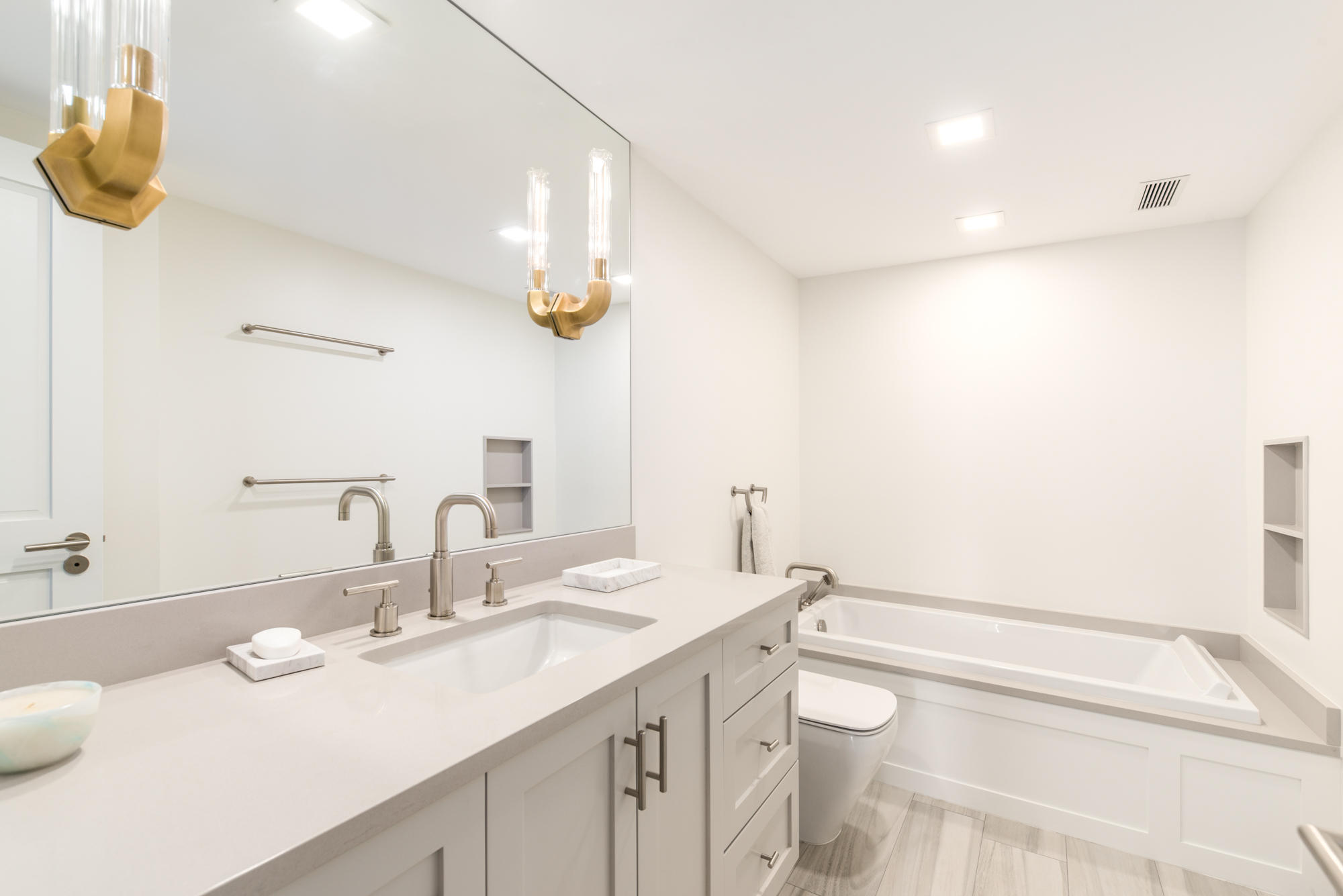 WINTHROP HOUSE COND DECL IN - Residential