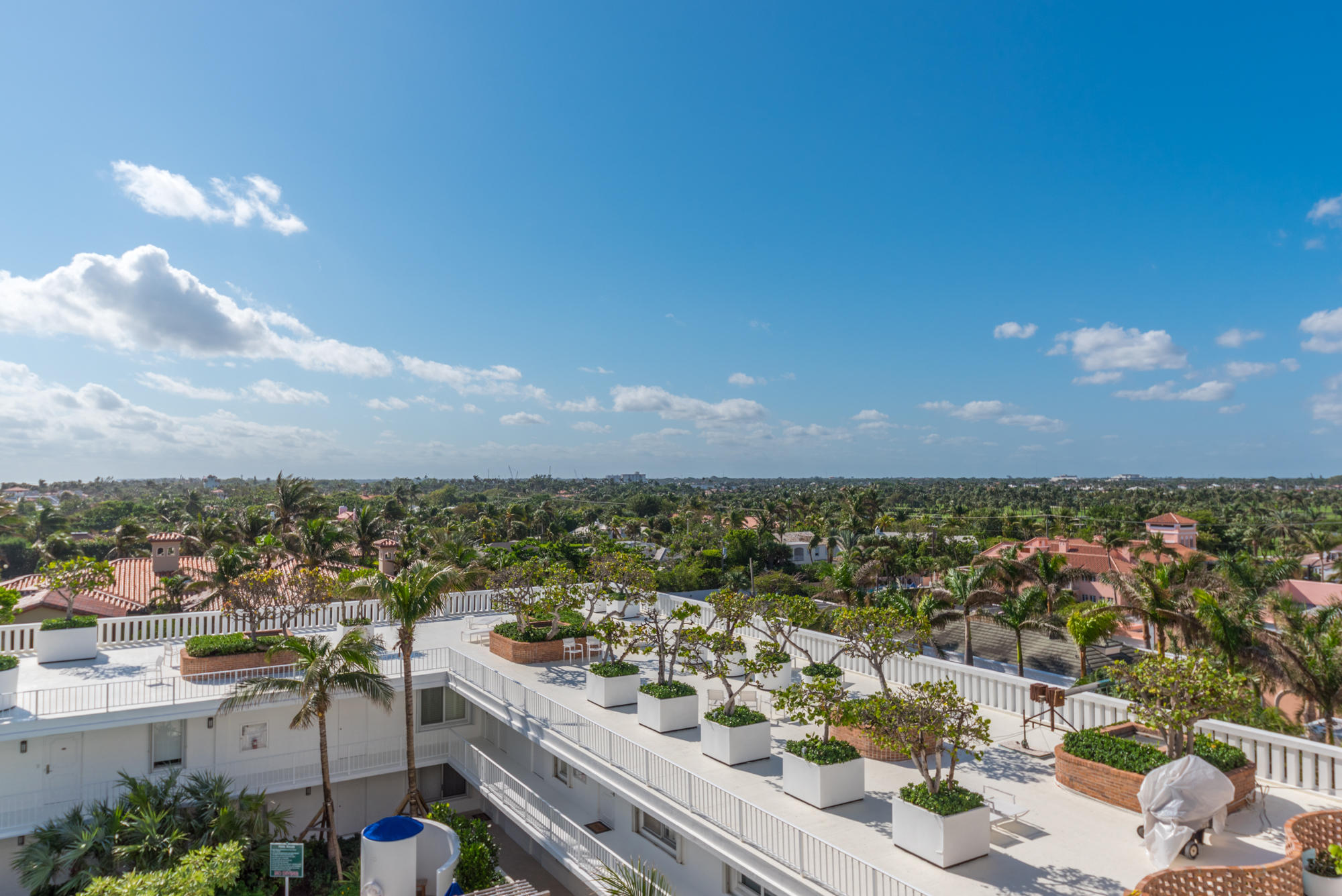 WINTHROP HOUSE COND DECL IN - Residential