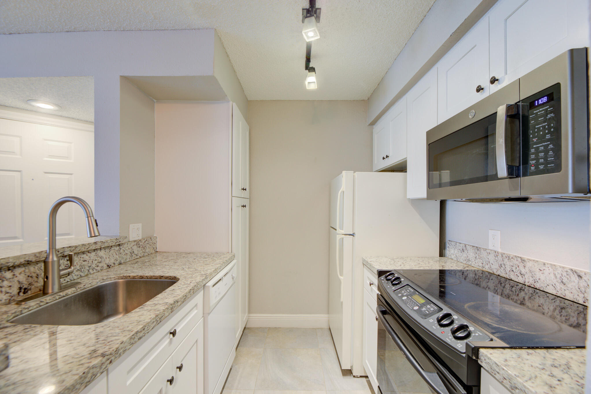 SUNDANCE AT DAVIE CONDO - Residential