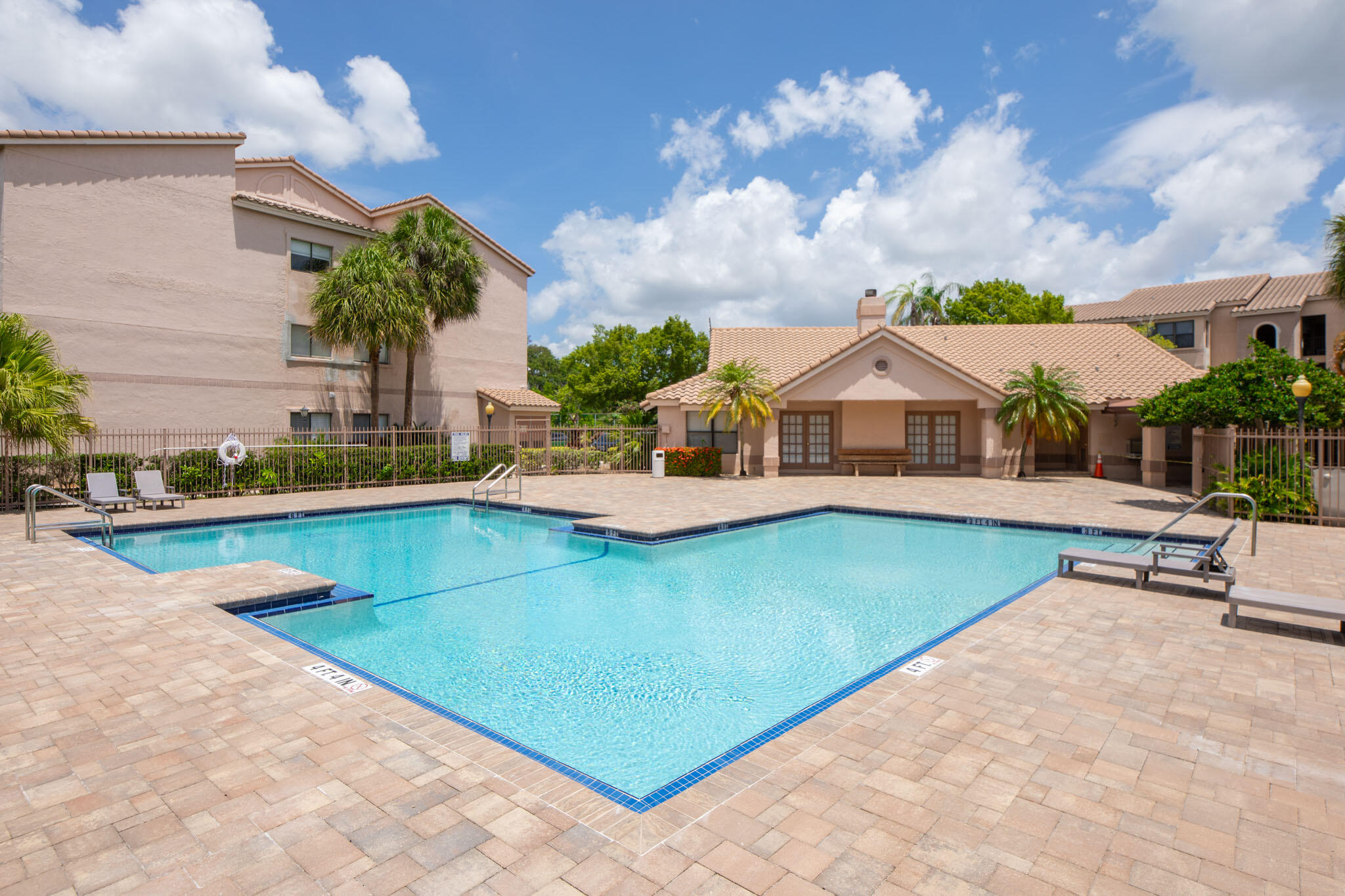 SUNDANCE AT DAVIE CONDO - Residential