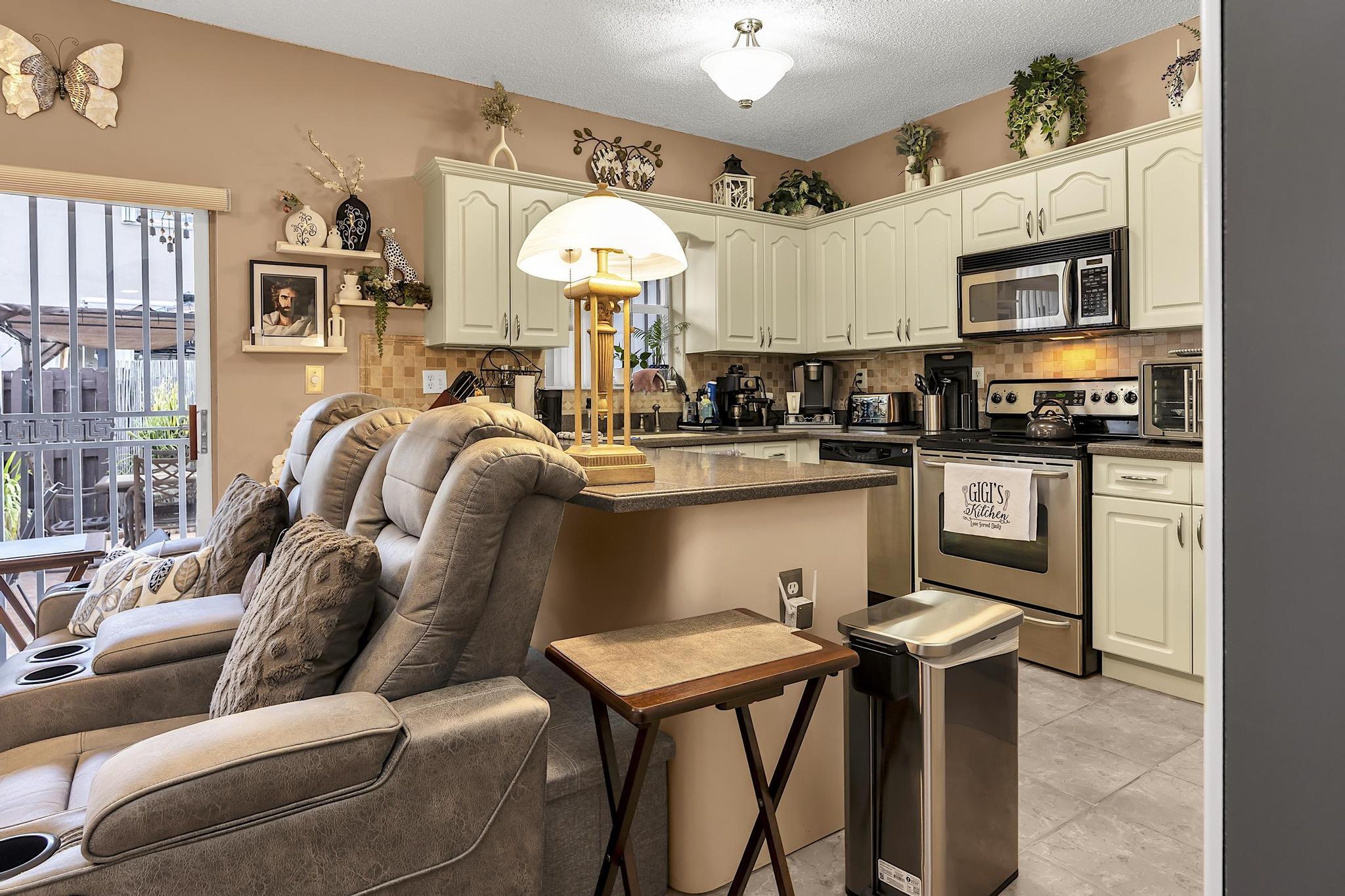 PASEOS AT MIAMI LAKES - Residential