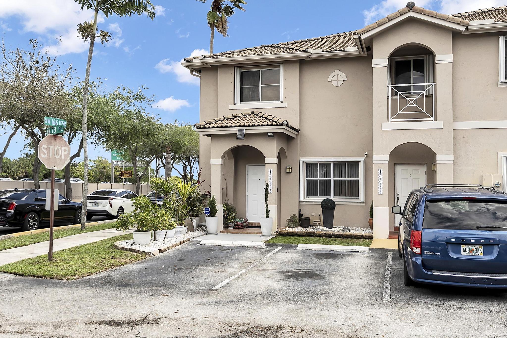 PASEOS AT MIAMI LAKES - Residential