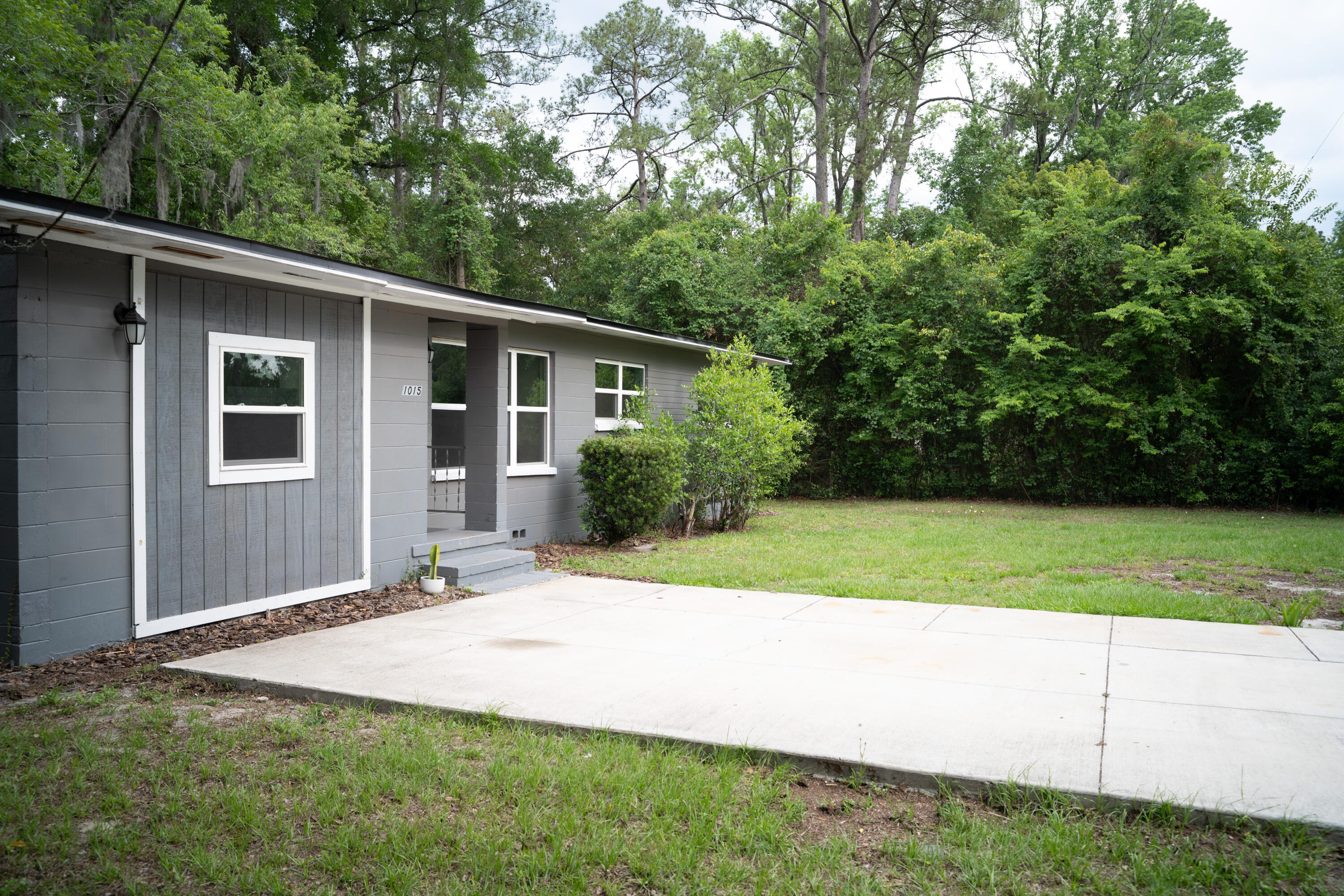 GOSS 1ST ADDN TO GV - Residential