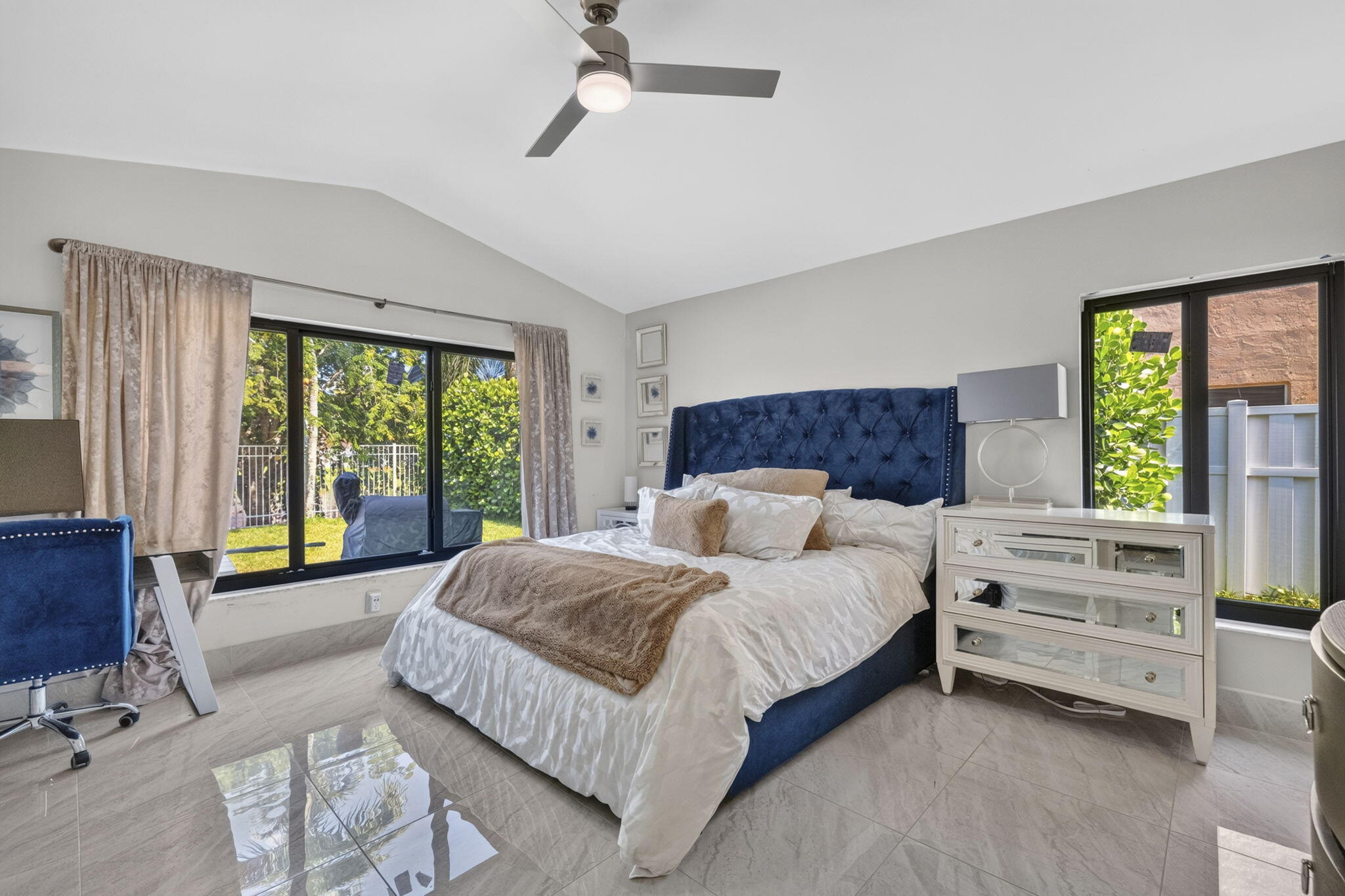 NEW ORLEANS LAKESITES - Residential