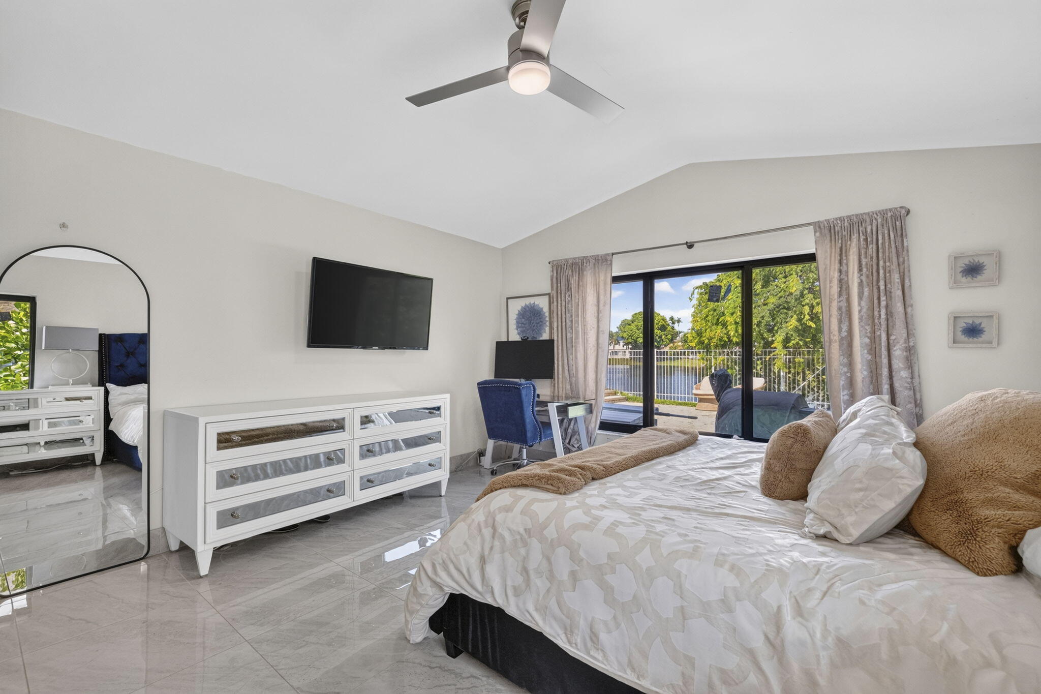 NEW ORLEANS LAKESITES - Residential
