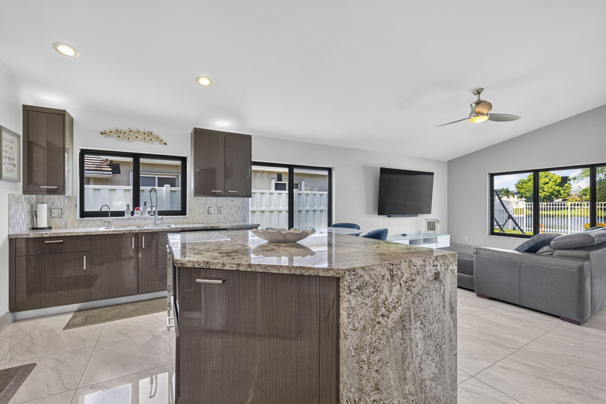 NEW ORLEANS LAKESITES - Residential