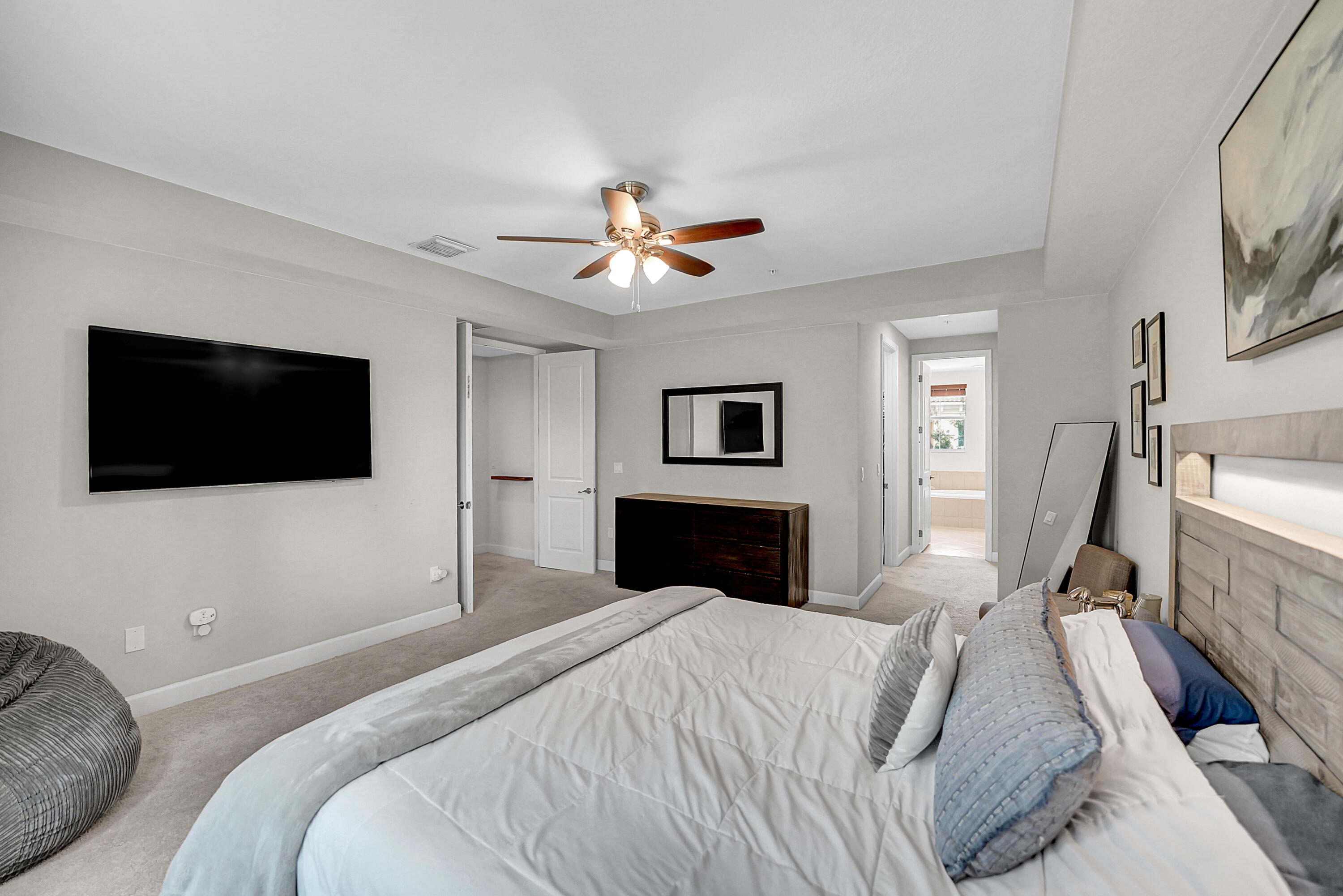 SAWGRASS LAKES - Residential