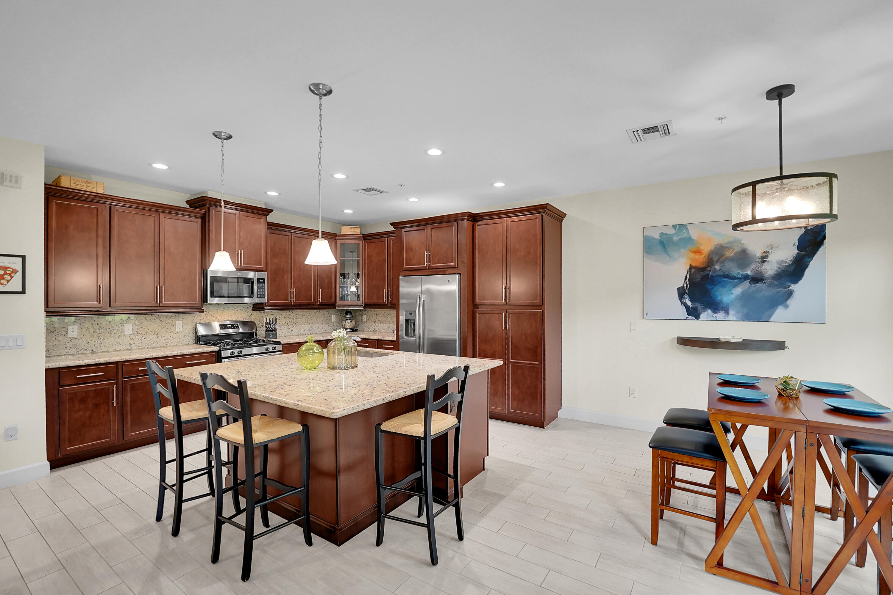 SAWGRASS LAKES - Residential