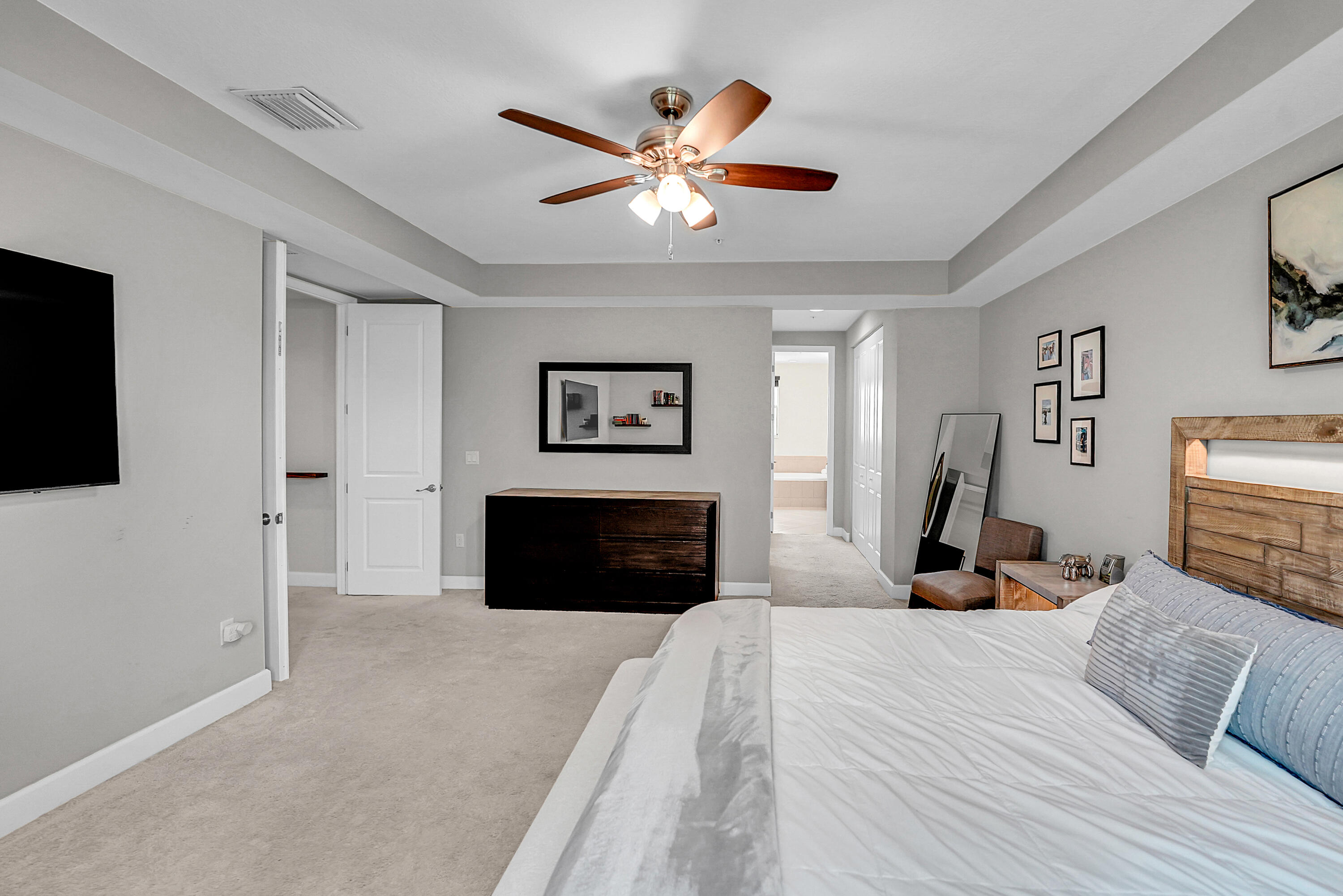 SAWGRASS LAKES - Residential
