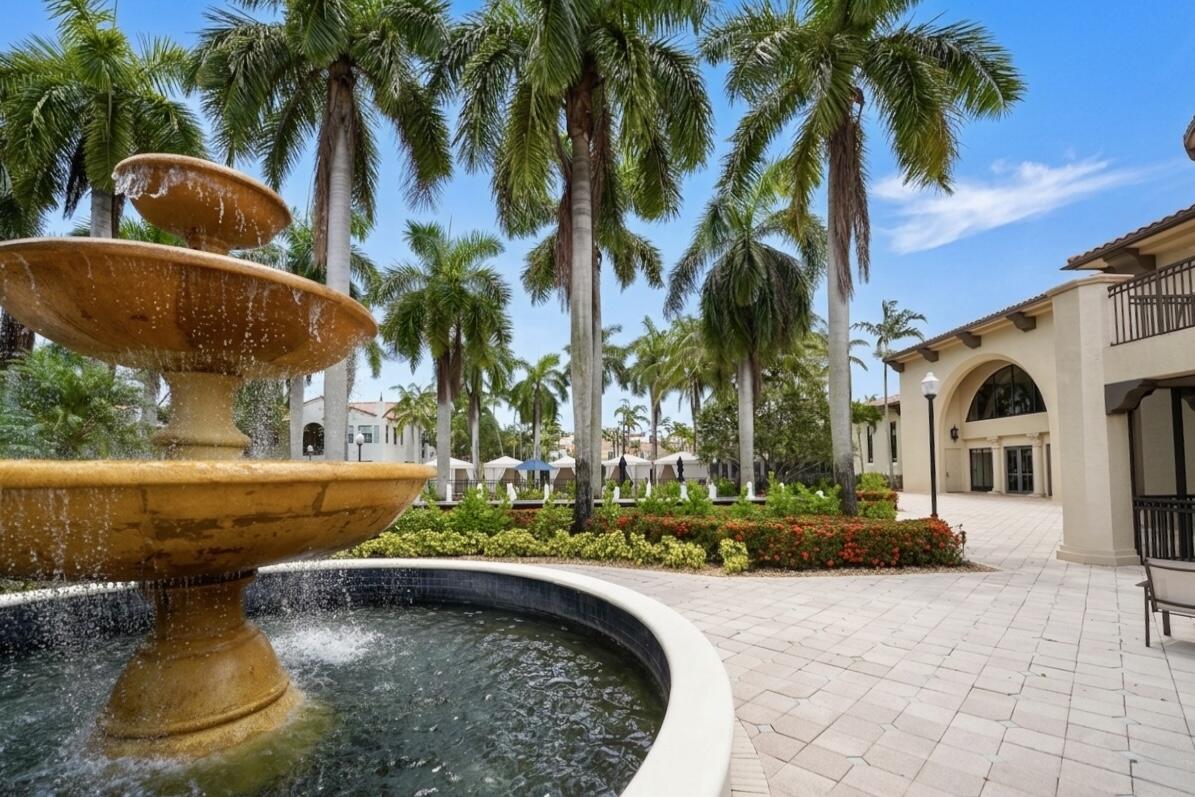 SAWGRASS LAKES - Residential