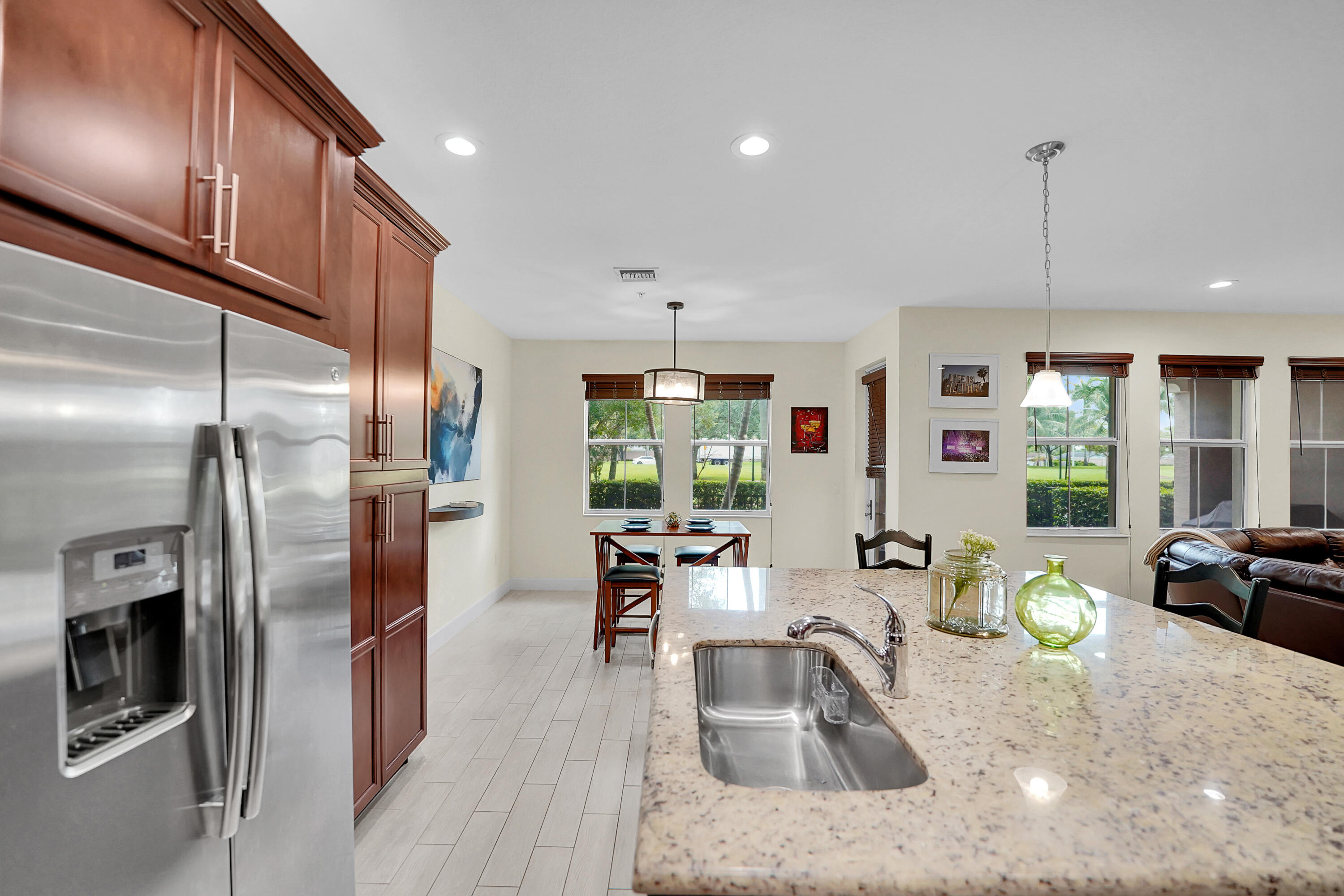 SAWGRASS LAKES - Residential
