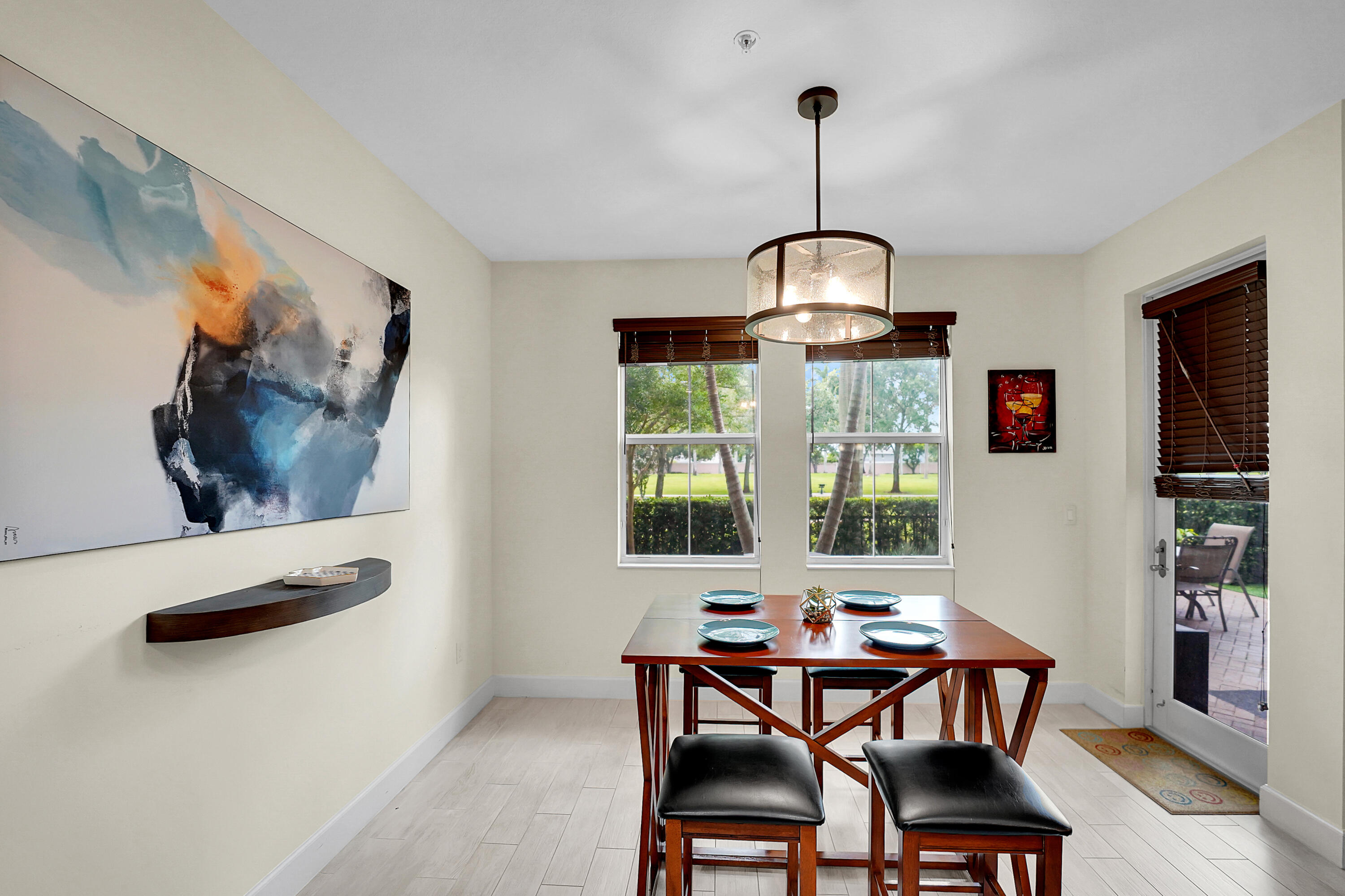 SAWGRASS LAKES - Residential