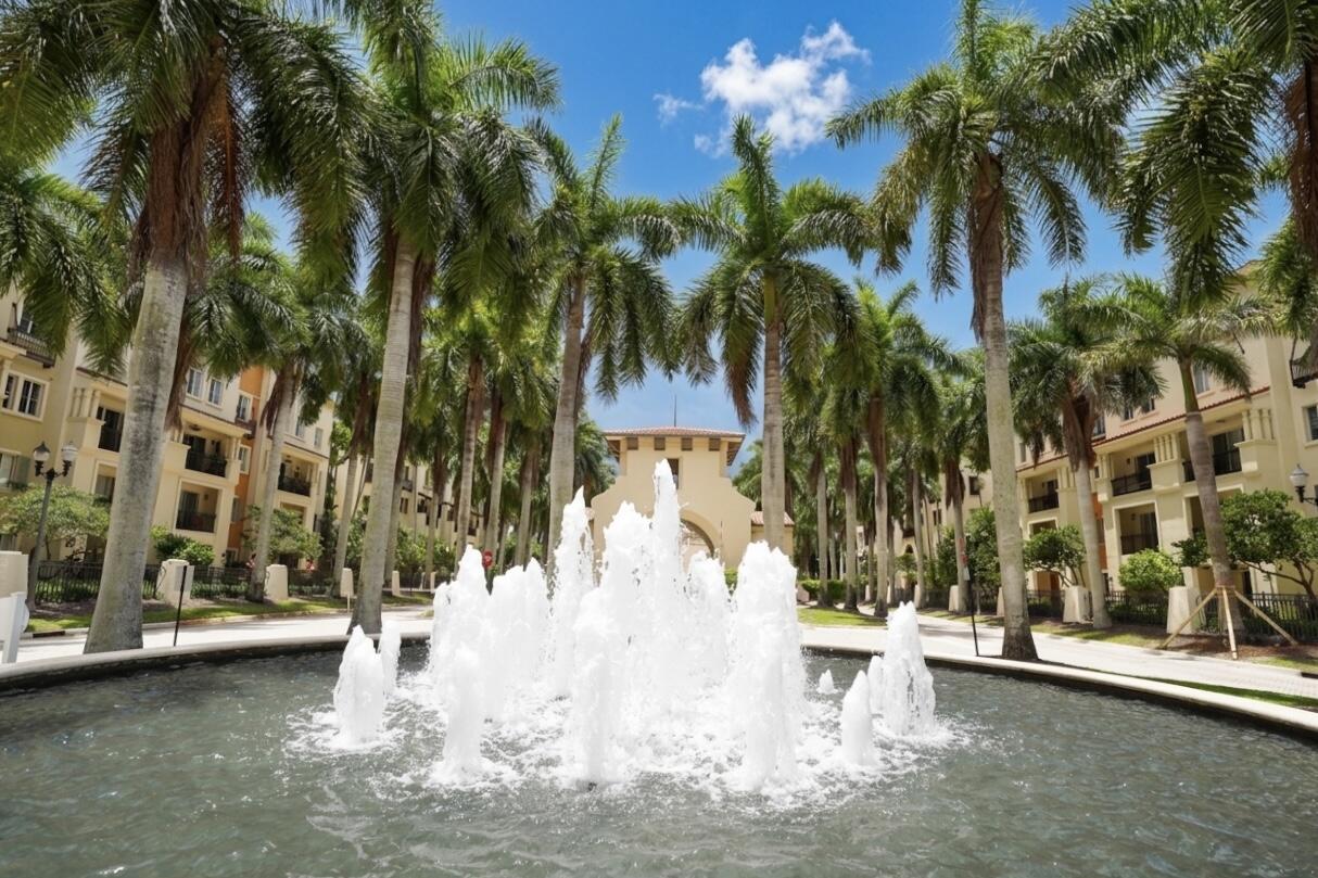 SAWGRASS LAKES - Residential