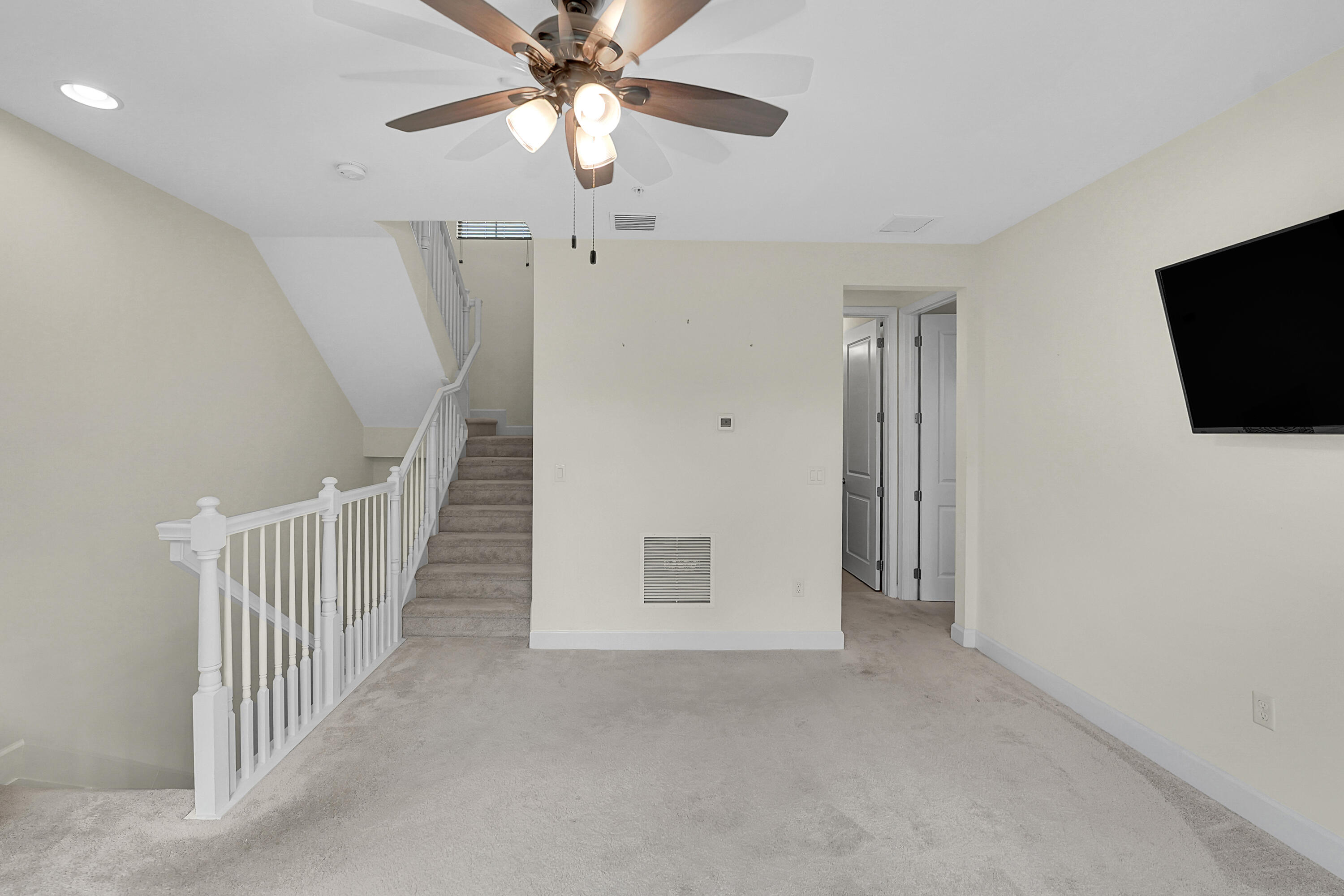 SAWGRASS LAKES - Residential