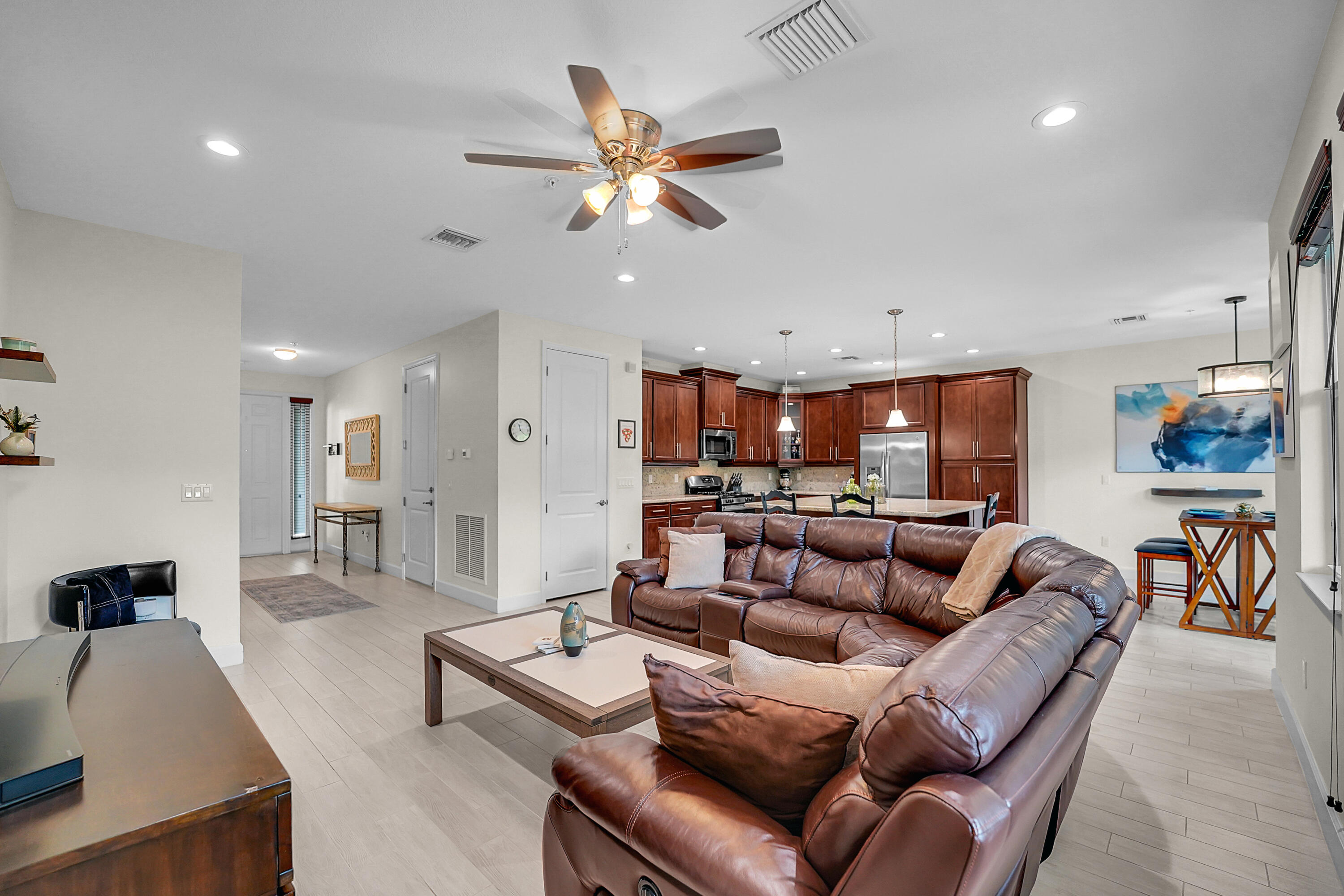 SAWGRASS LAKES - Residential