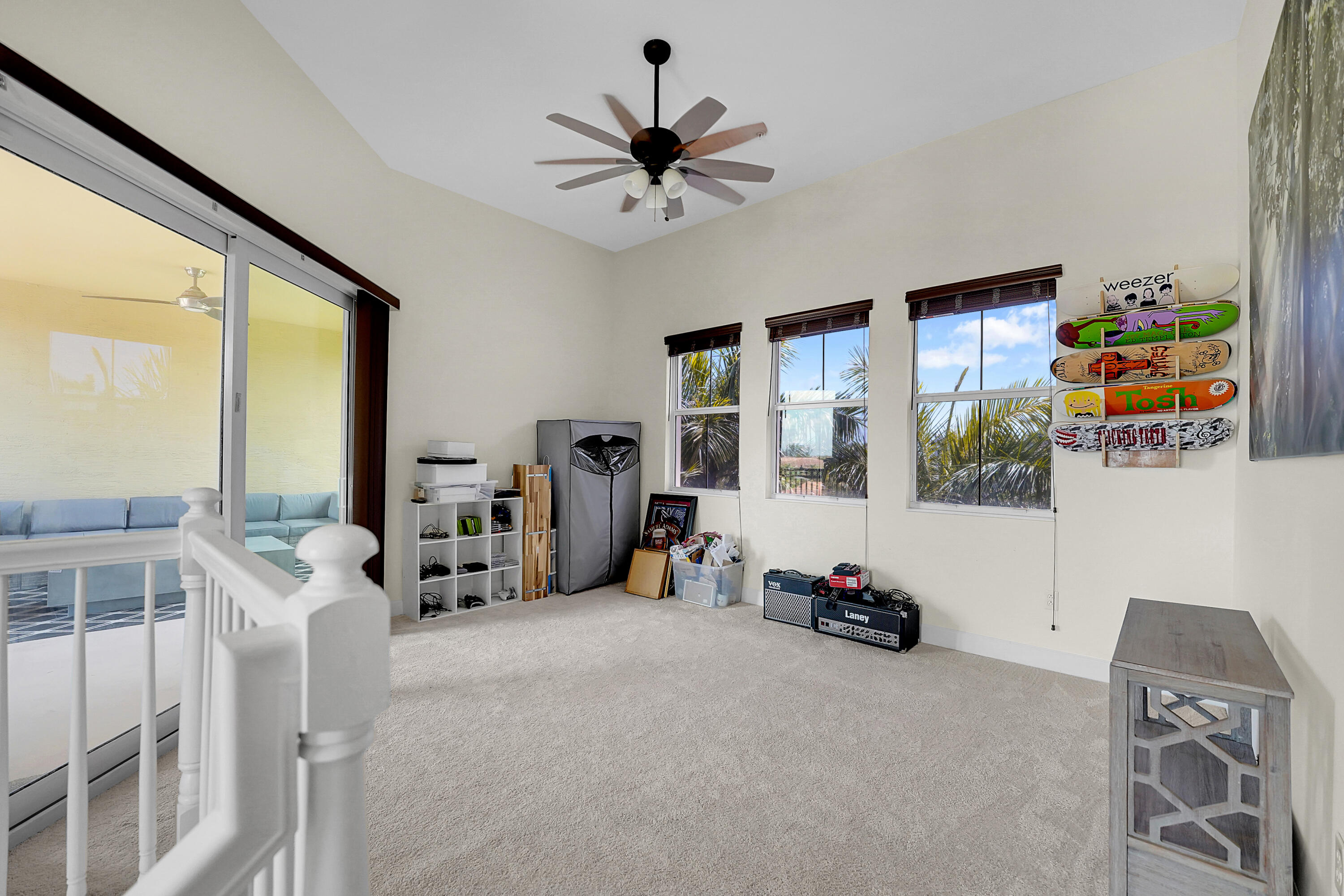 SAWGRASS LAKES - Residential