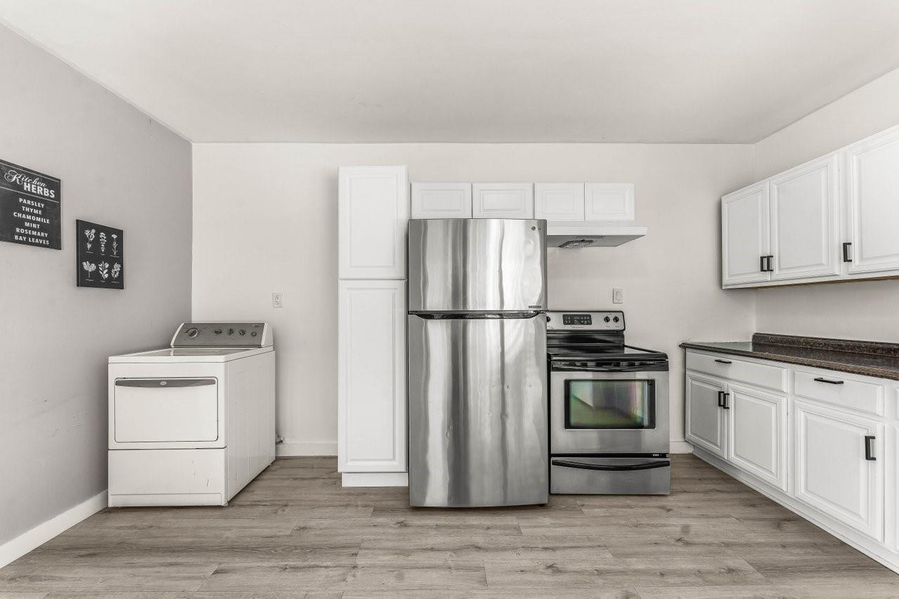 LAUDERDALE - Residential Lease