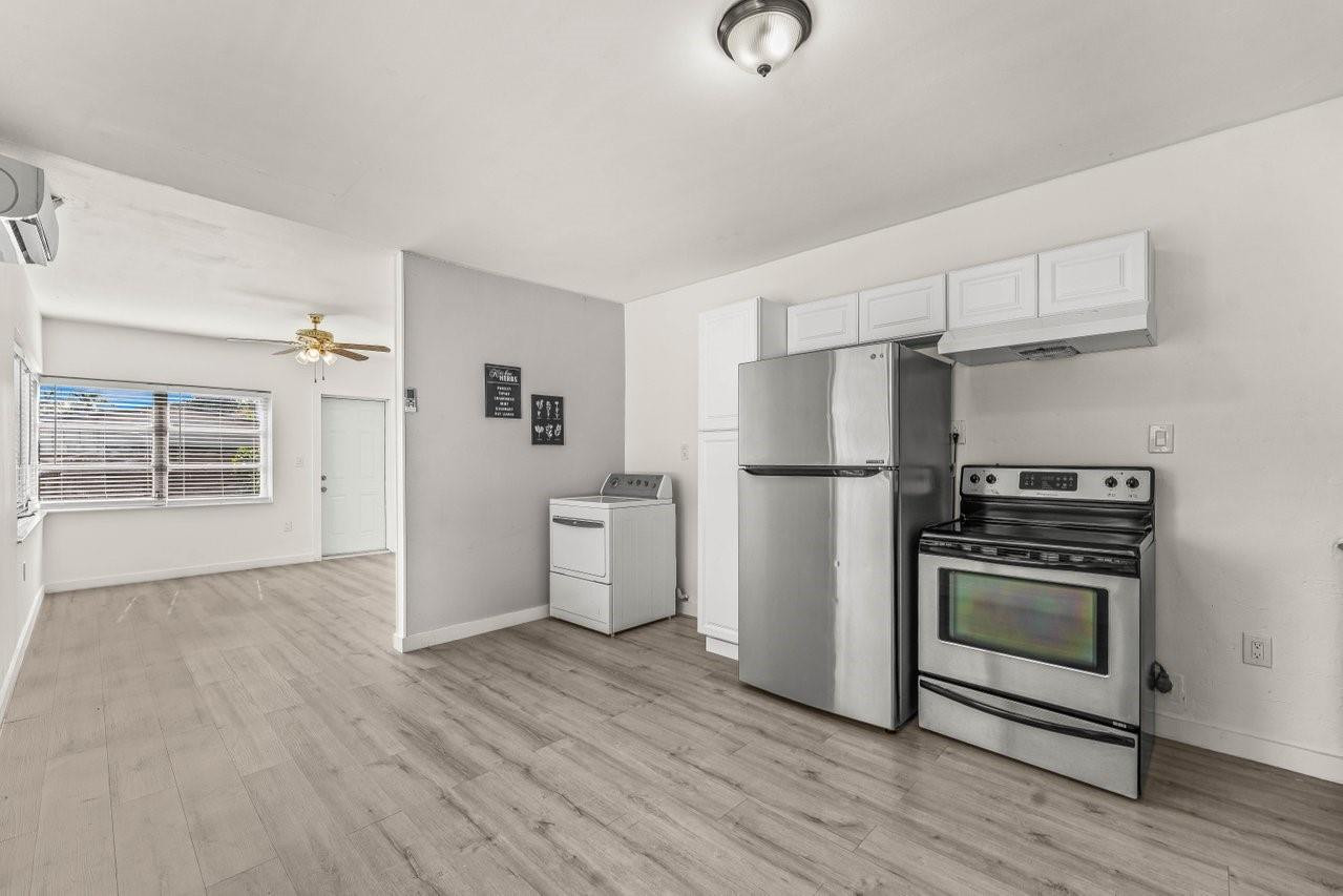 LAUDERDALE - Residential Lease