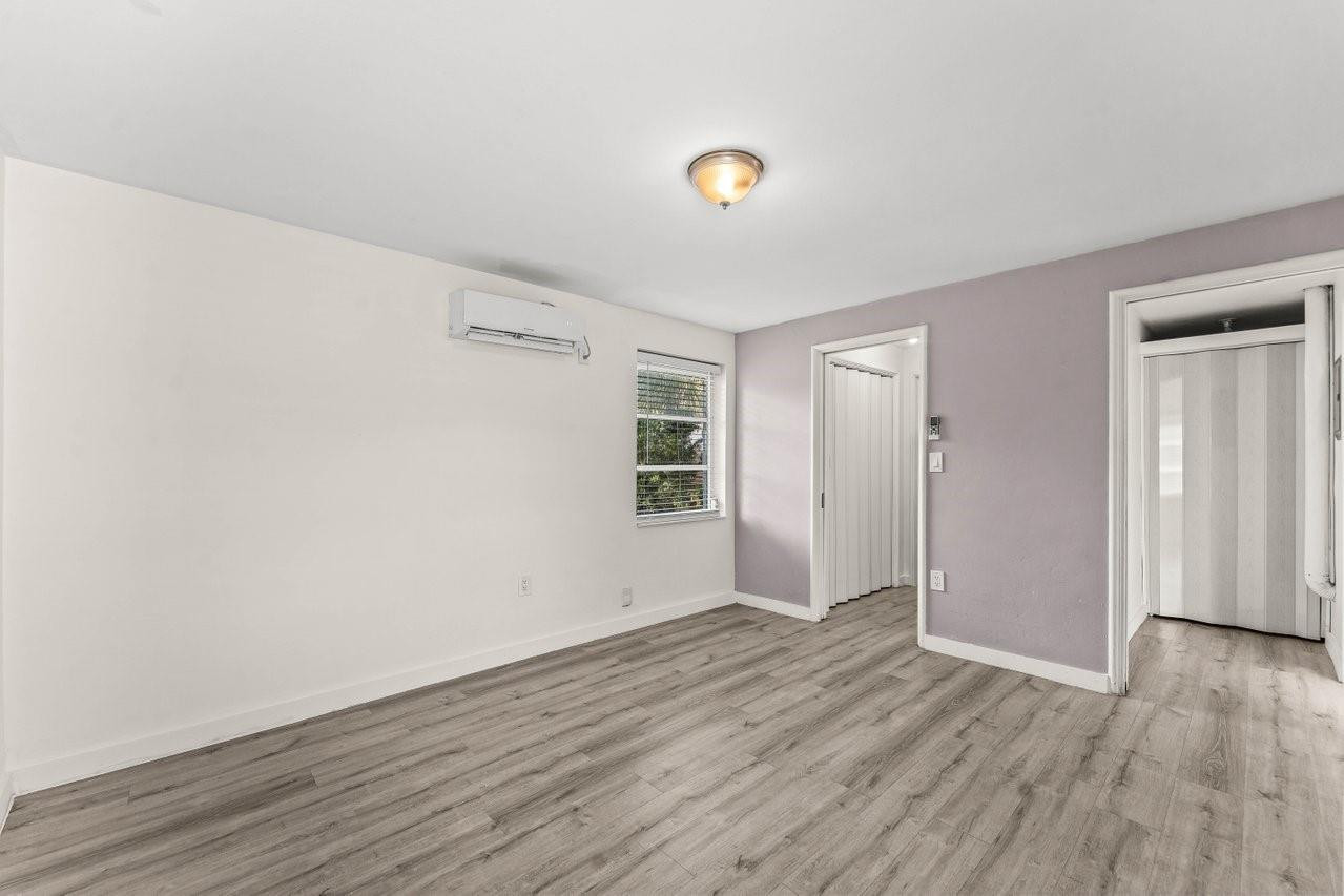 LAUDERDALE - Residential Lease