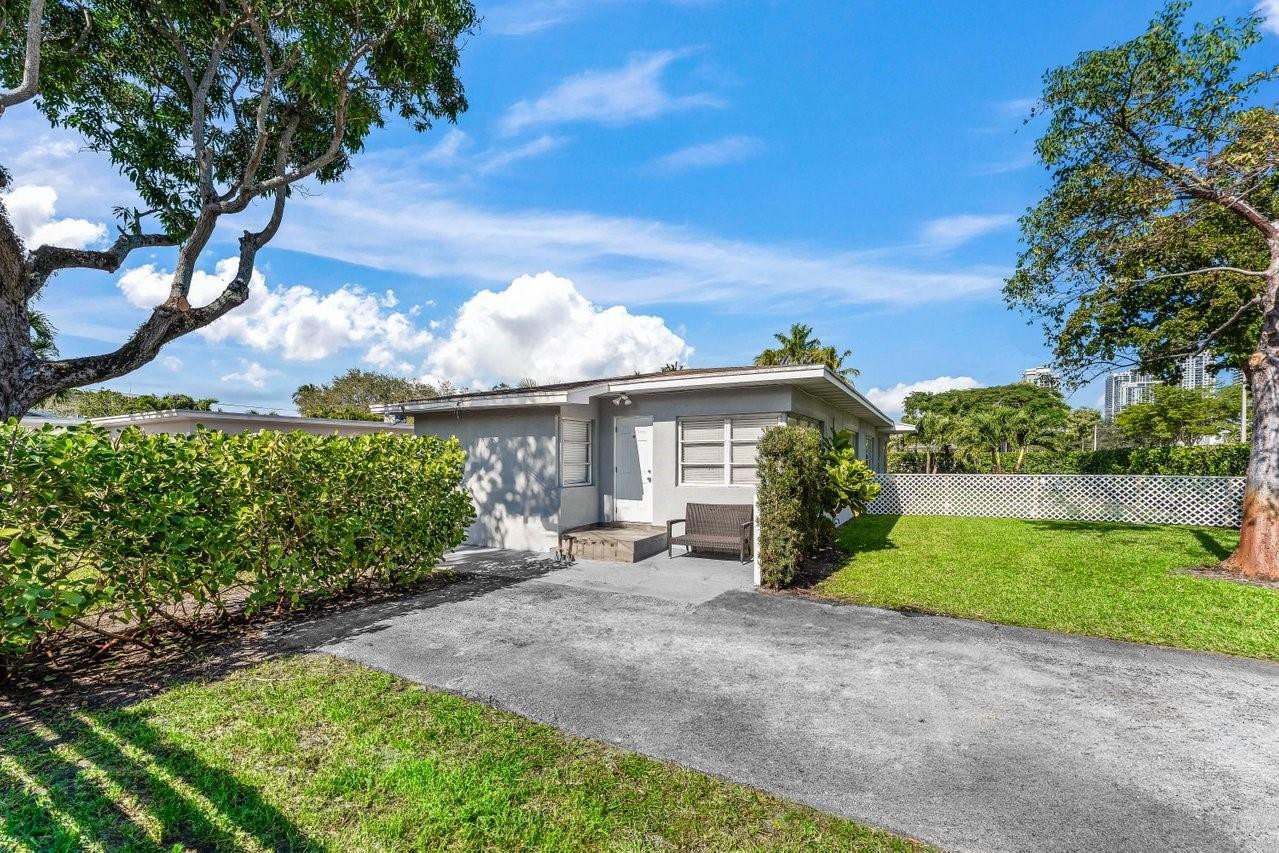 LAUDERDALE - Residential Lease