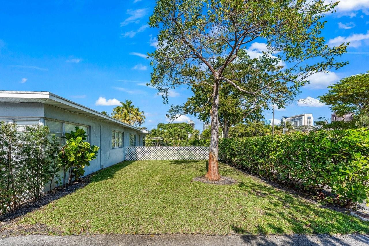 LAUDERDALE - Residential Lease
