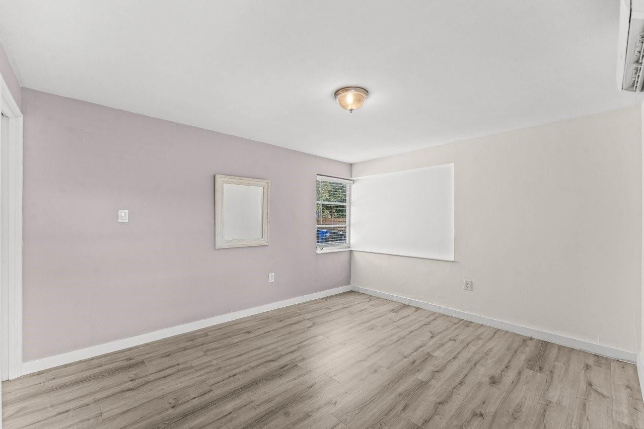 LAUDERDALE - Residential Lease