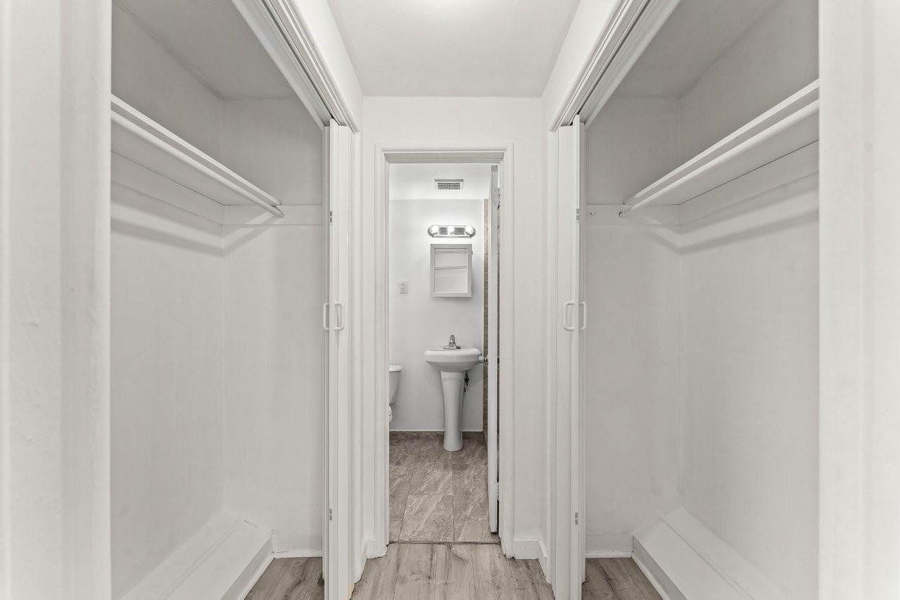 LAUDERDALE - Residential Lease