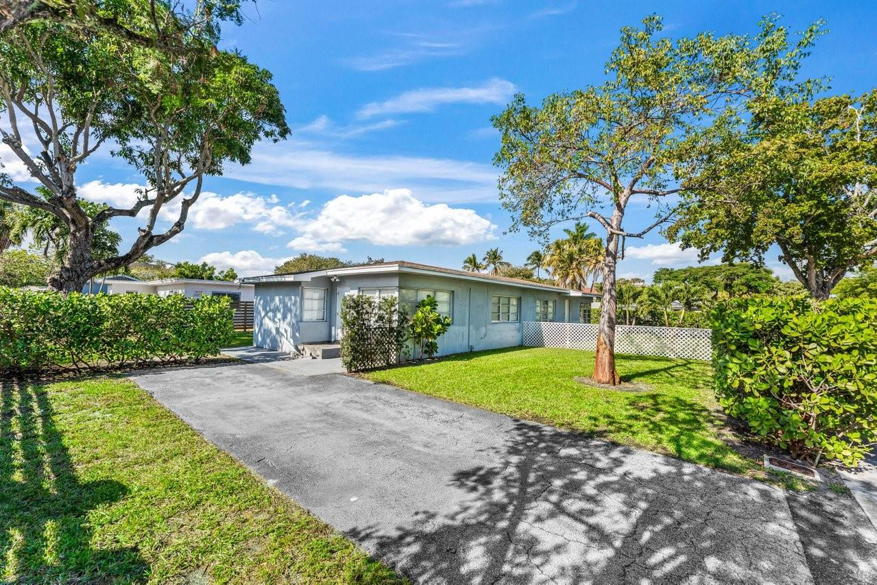 LAUDERDALE - Residential Lease
