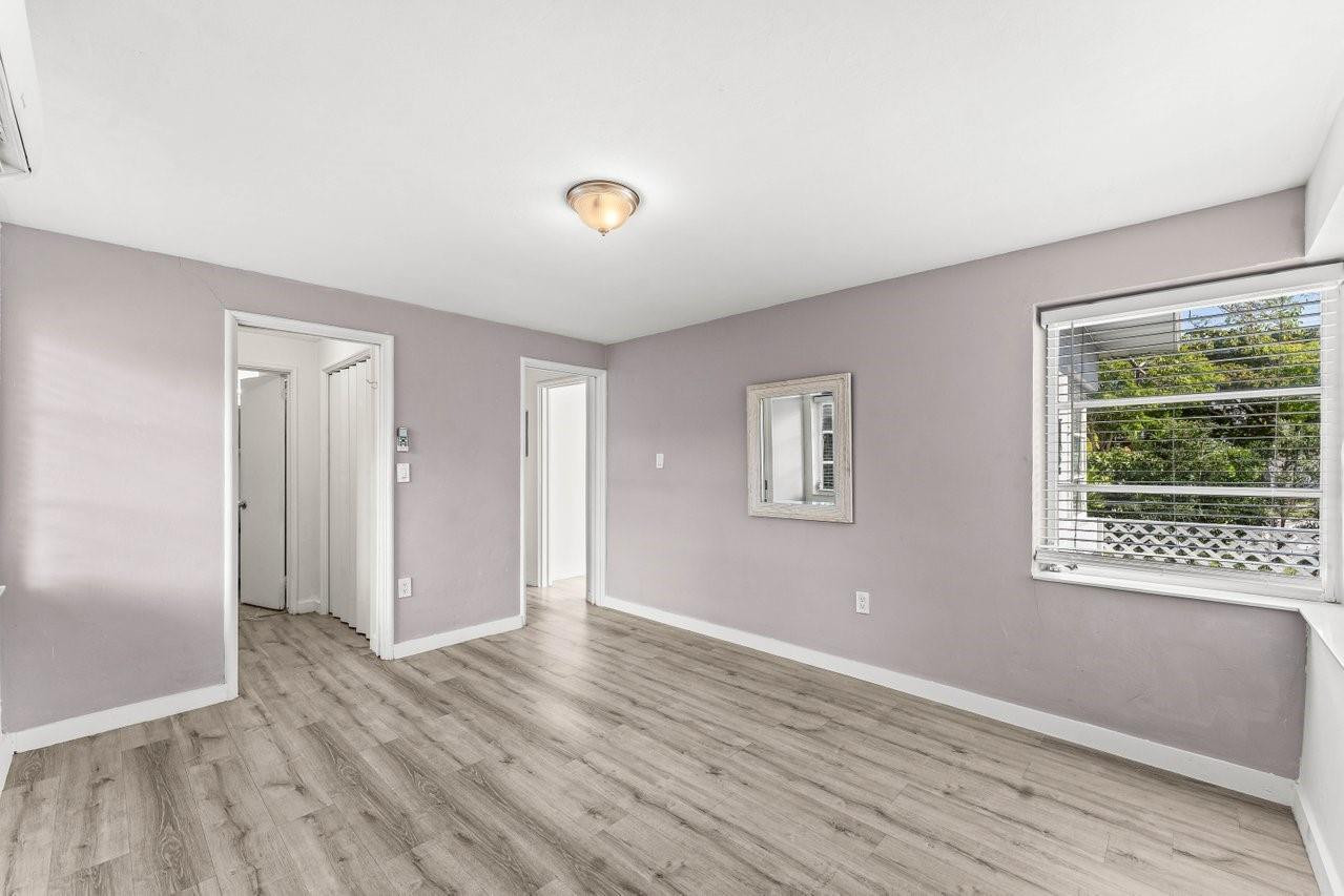 LAUDERDALE - Residential Lease