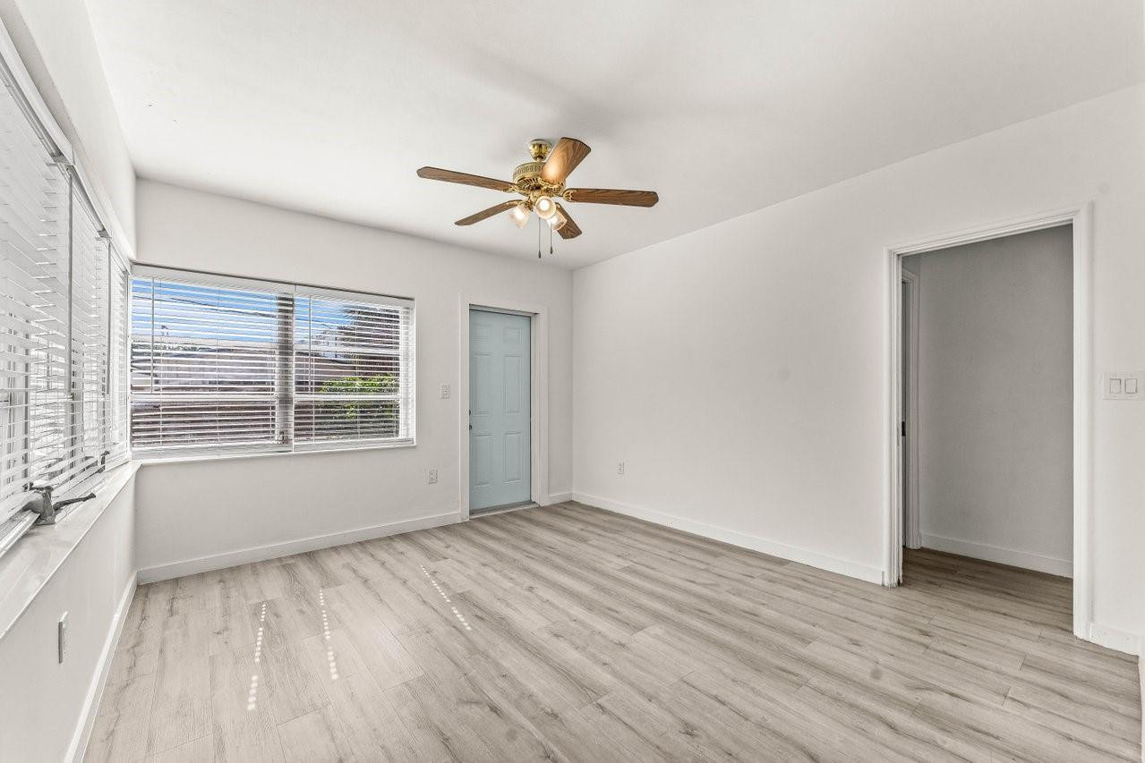LAUDERDALE - Residential Lease