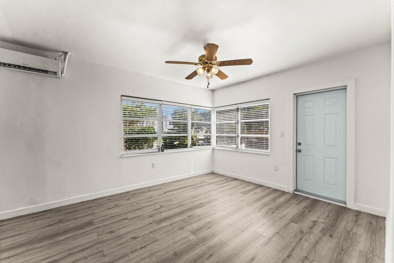 LAUDERDALE - Residential Lease