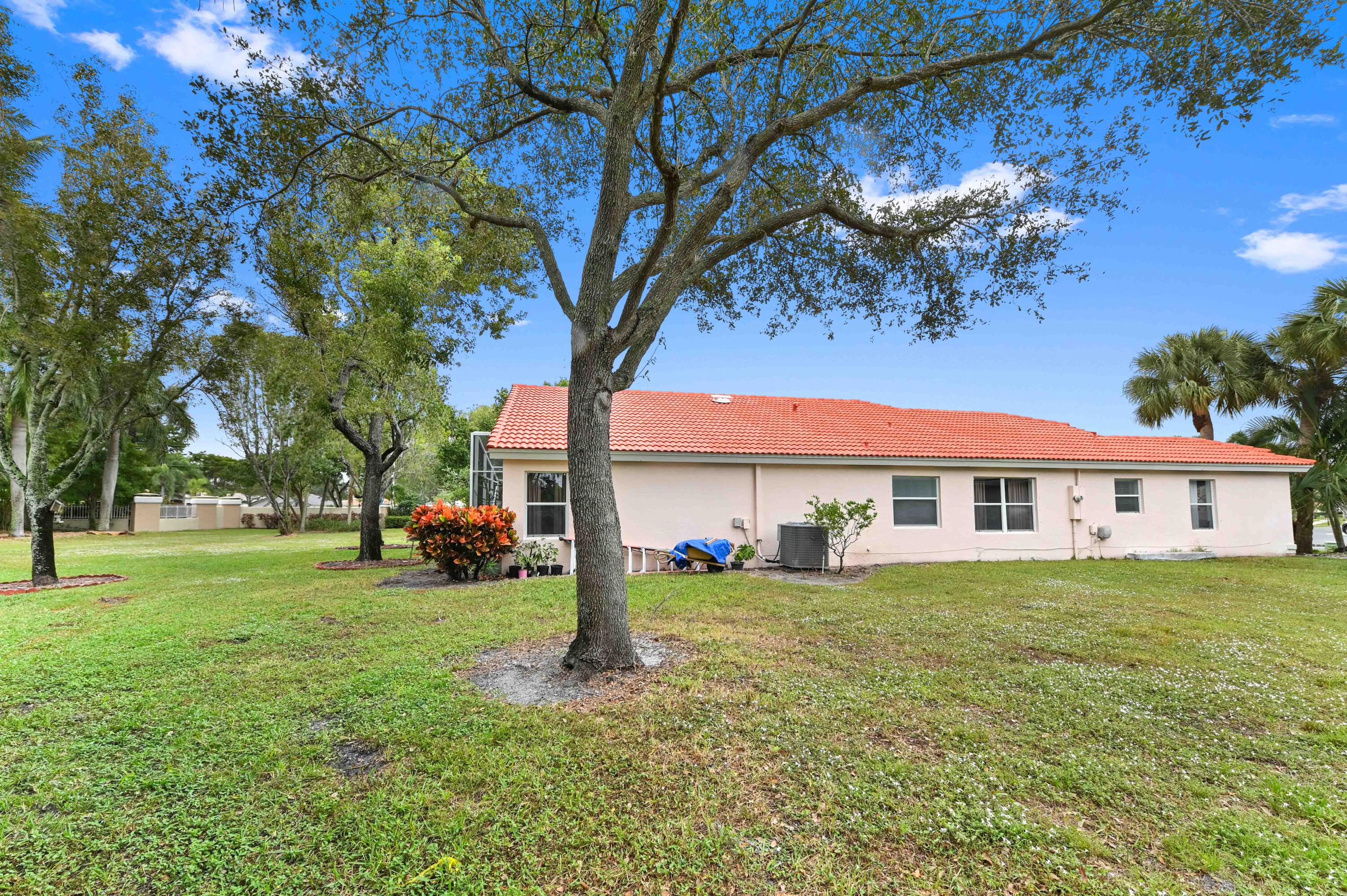 CORAL LAKES - Residential