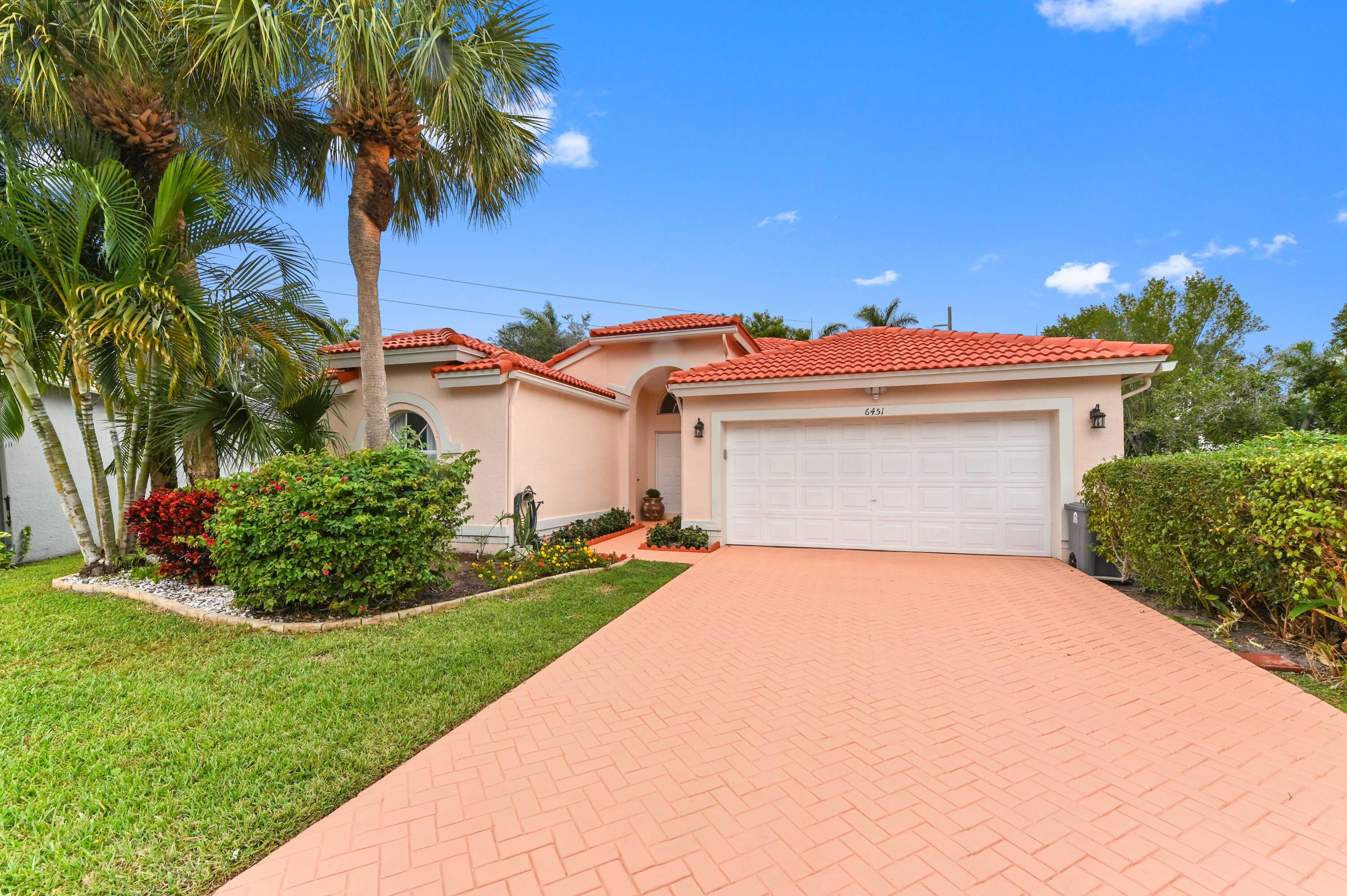 CORAL LAKES - Residential