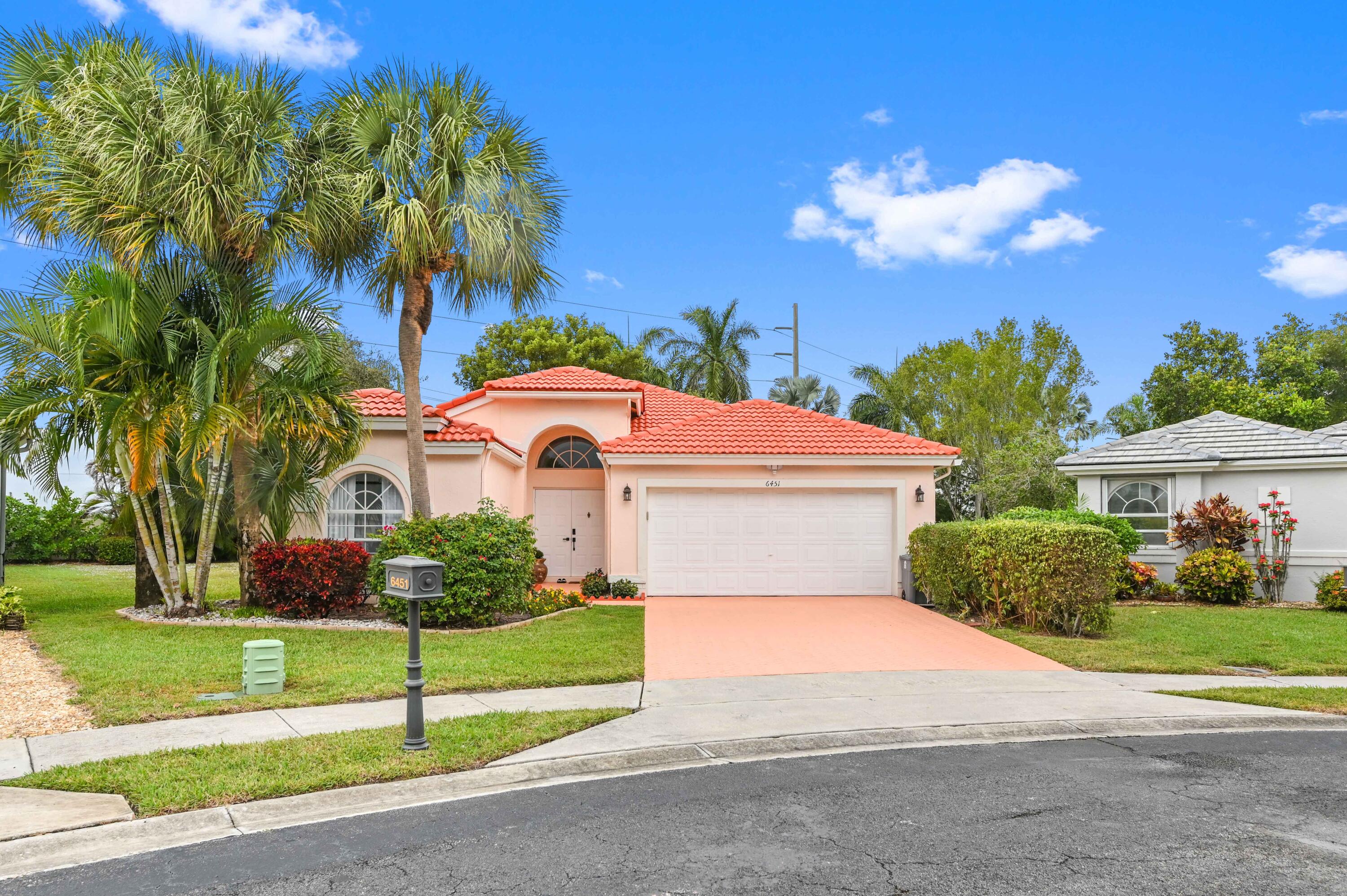 CORAL LAKES - Residential