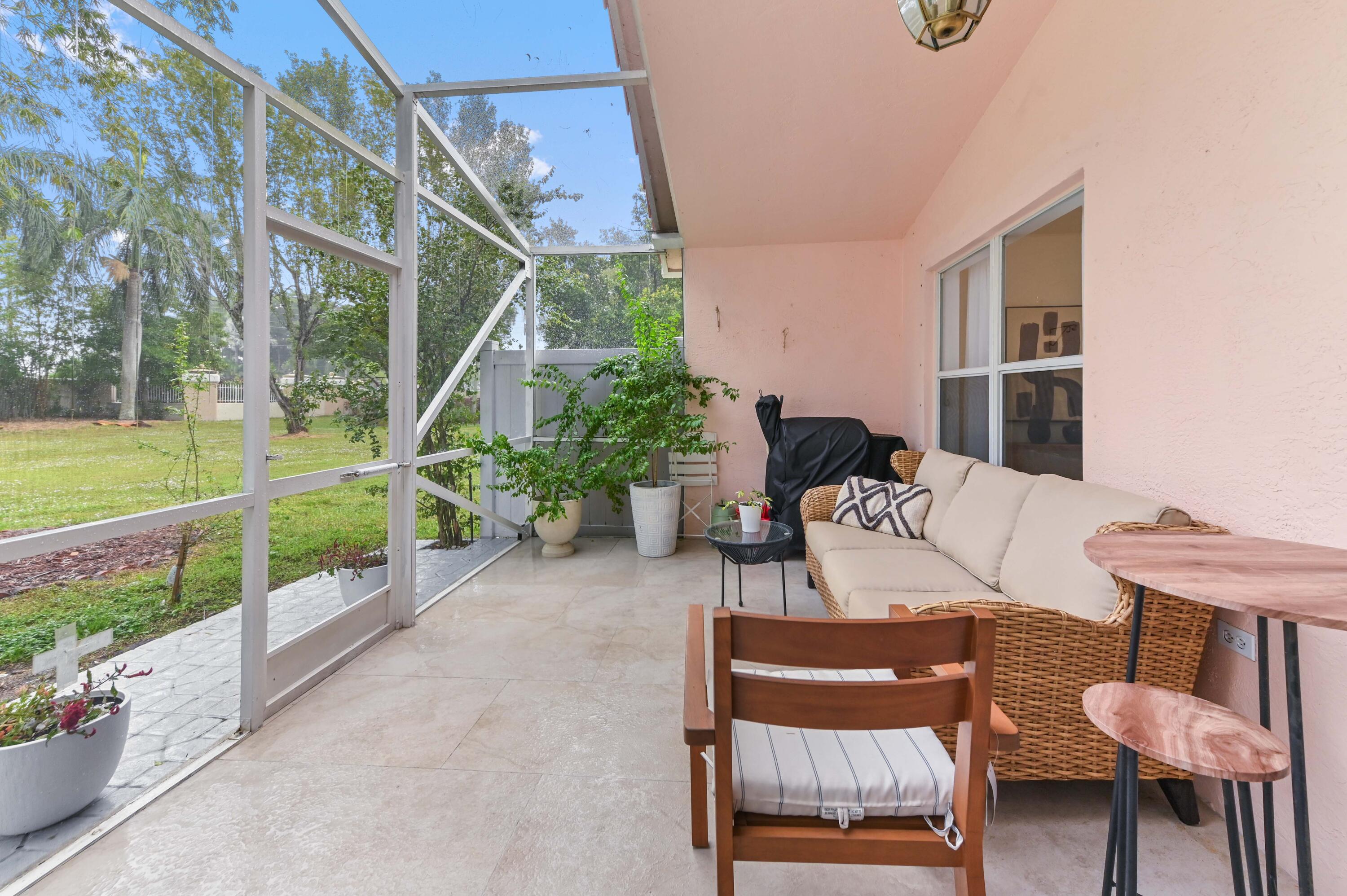 CORAL LAKES - Residential