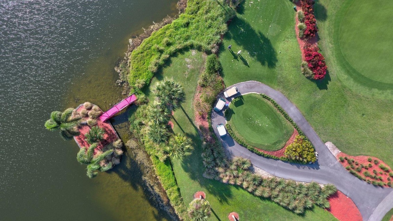 WYNMOOR GOLF VILLAGE - Residential