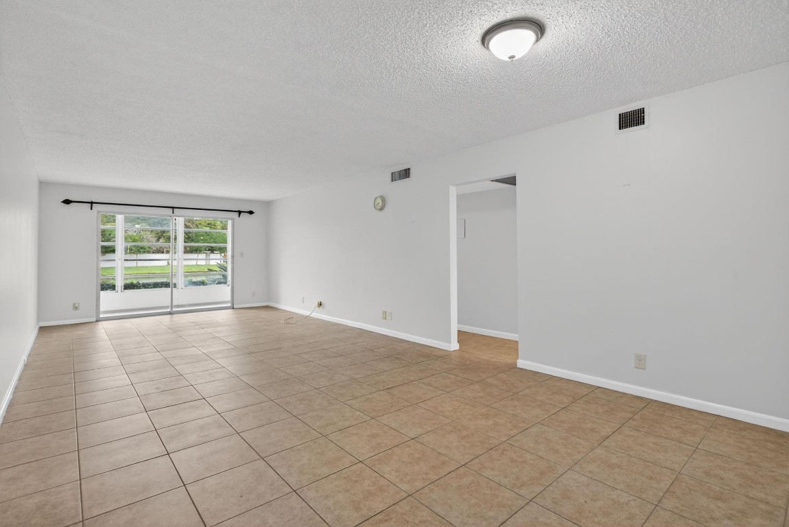 WYNMOOR GOLF VILLAGE - Residential