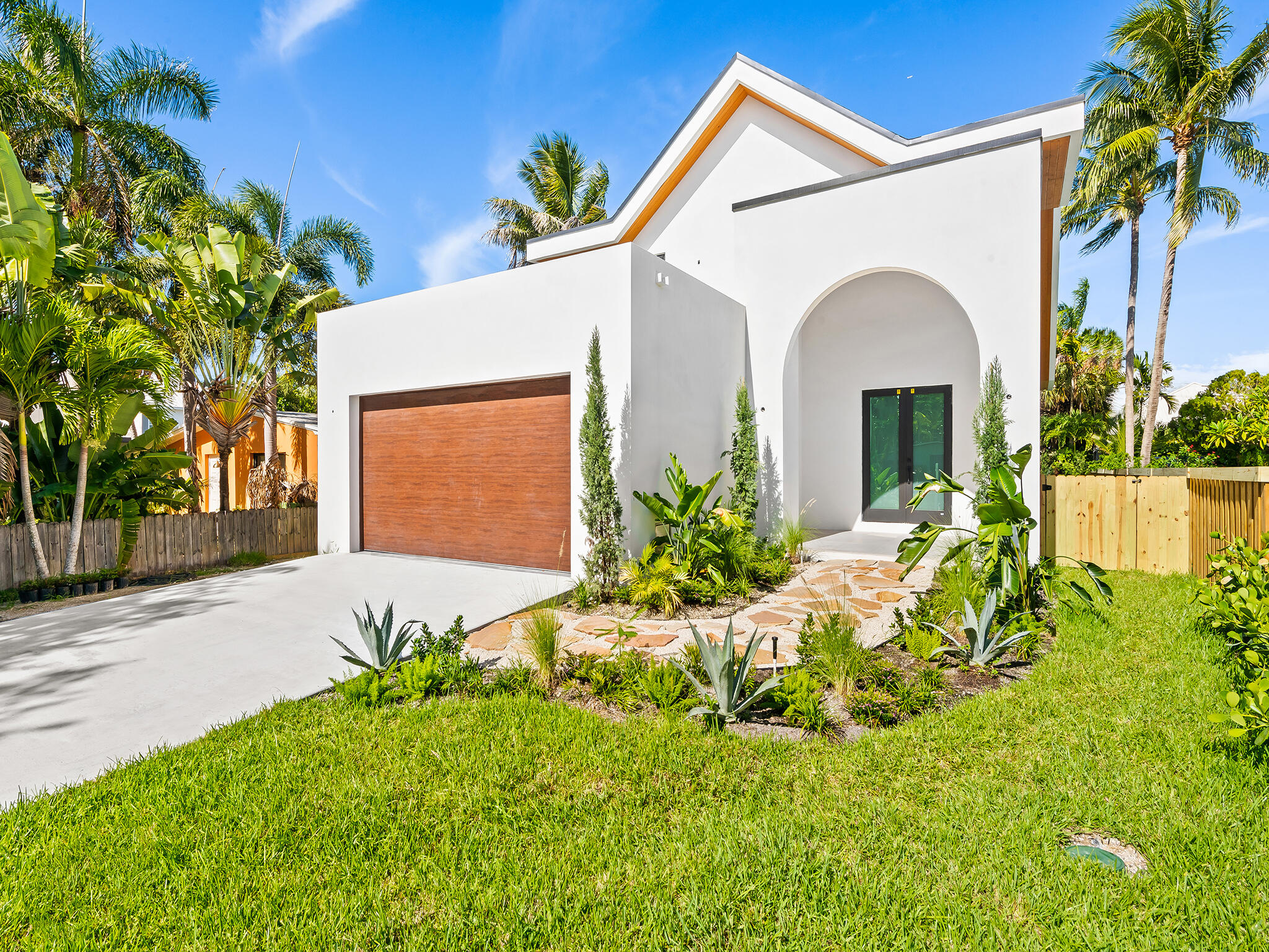 Poinsettia Heights - Residential