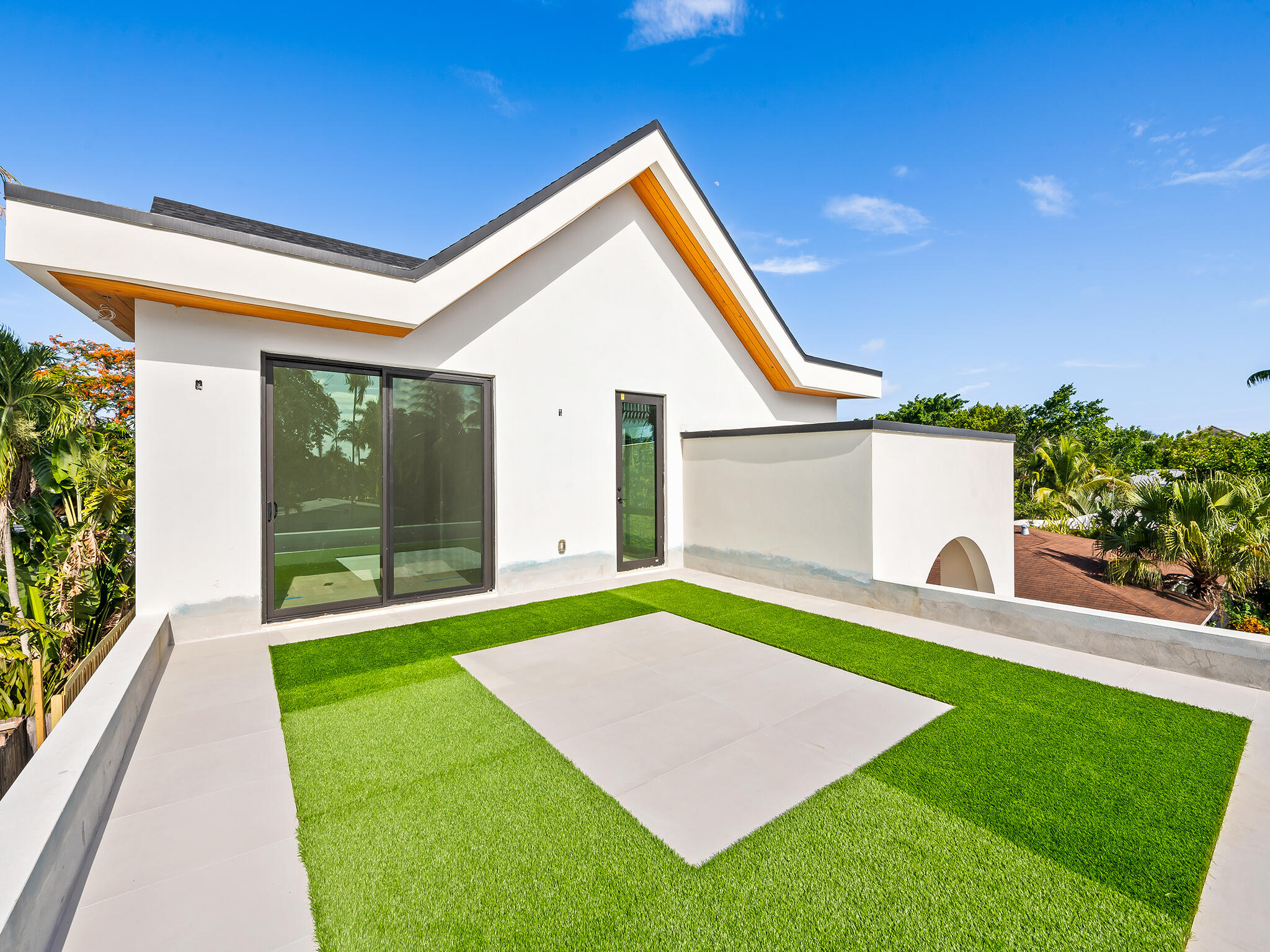 Poinsettia Heights - Residential
