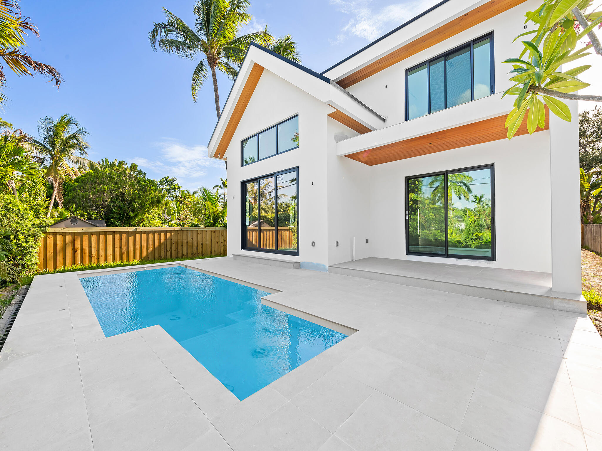 Poinsettia Heights - Residential