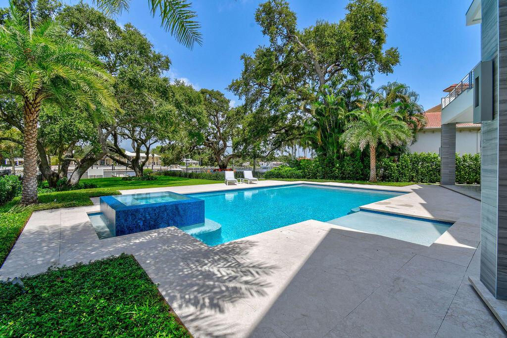JUNO ISLES 1/ No Fixed bridges section, Intracoast - Residential