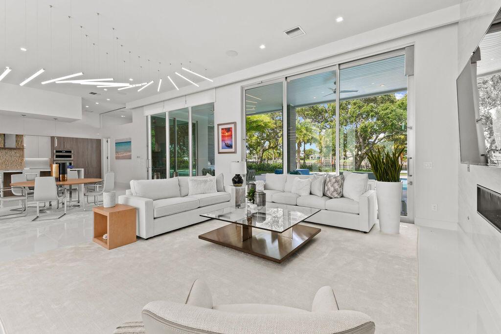 JUNO ISLES 1/ No Fixed bridges section, Intracoast - Residential
