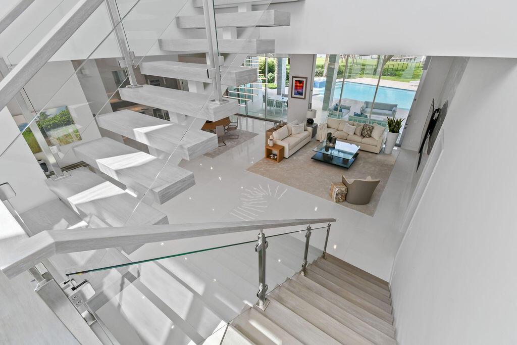 JUNO ISLES 1/ No Fixed bridges section, Intracoast - Residential
