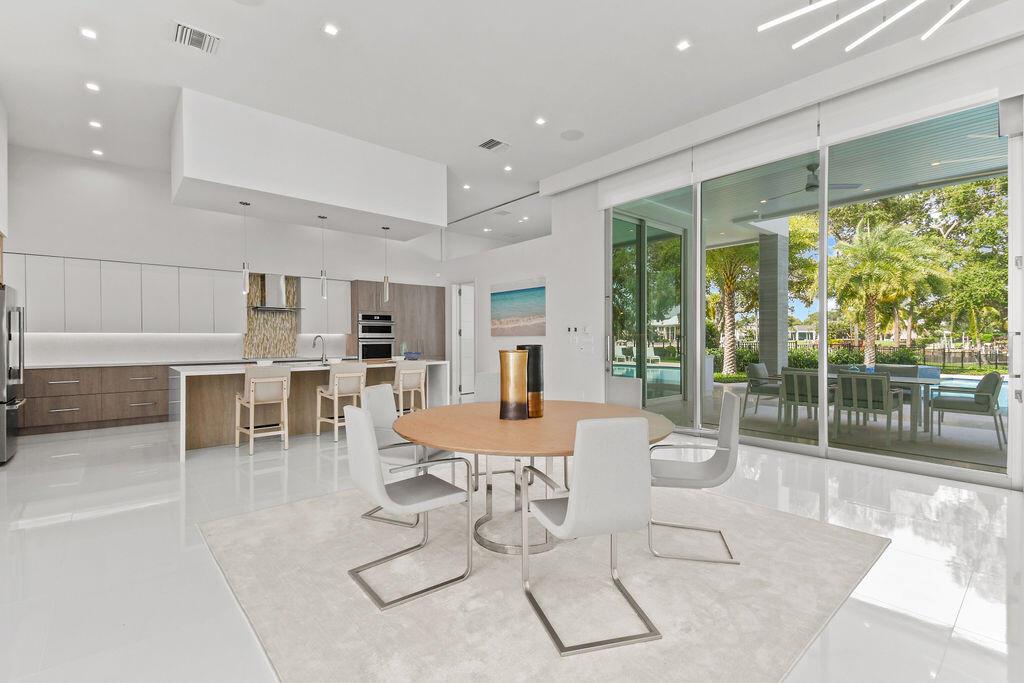 JUNO ISLES 1/ No Fixed bridges section, Intracoast - Residential