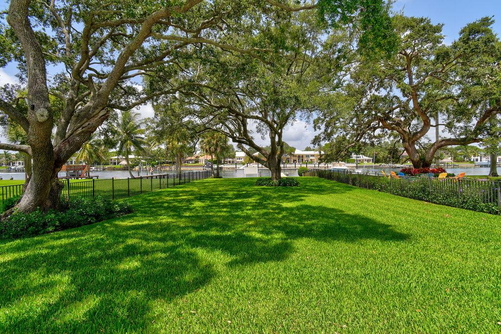 JUNO ISLES 1/ No Fixed bridges section, Intracoast - Residential