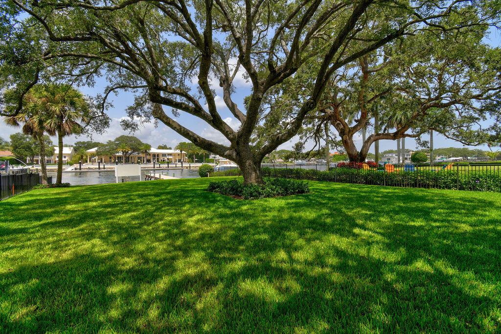 JUNO ISLES 1/ No Fixed bridges section, Intracoast - Residential